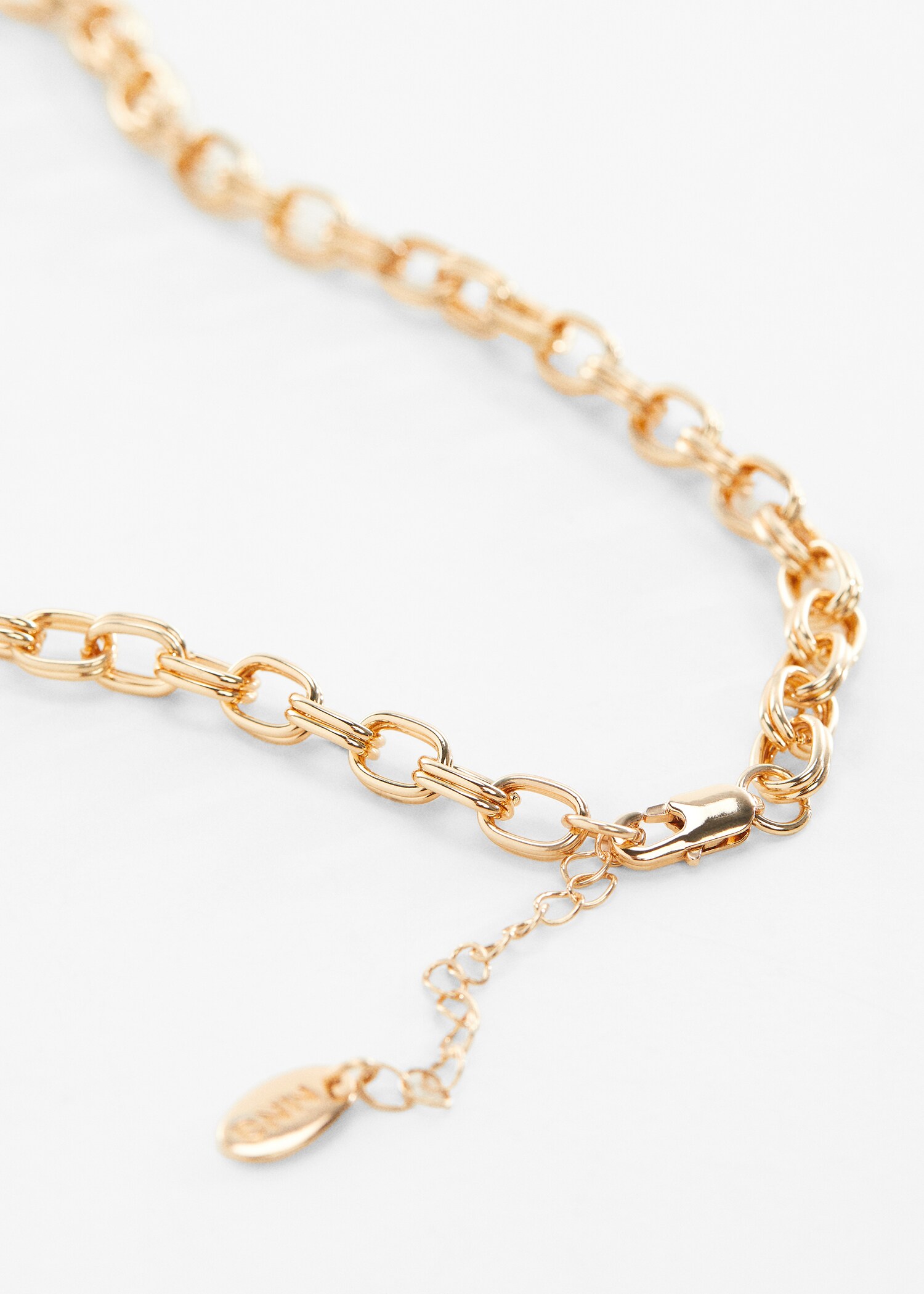 Collier chaîne fine - Plan moyen