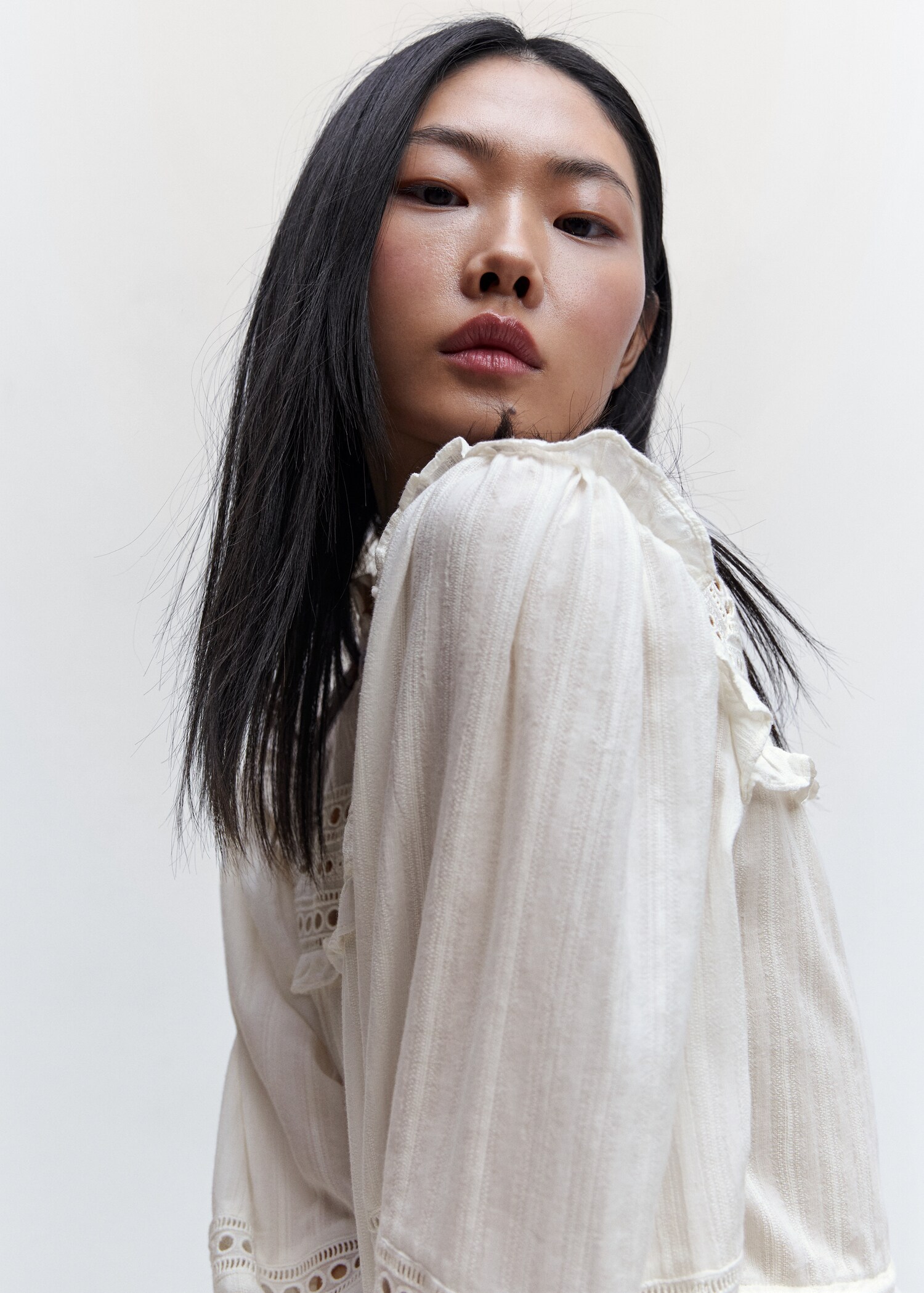 Laser-cut details dress - Details of the article 1