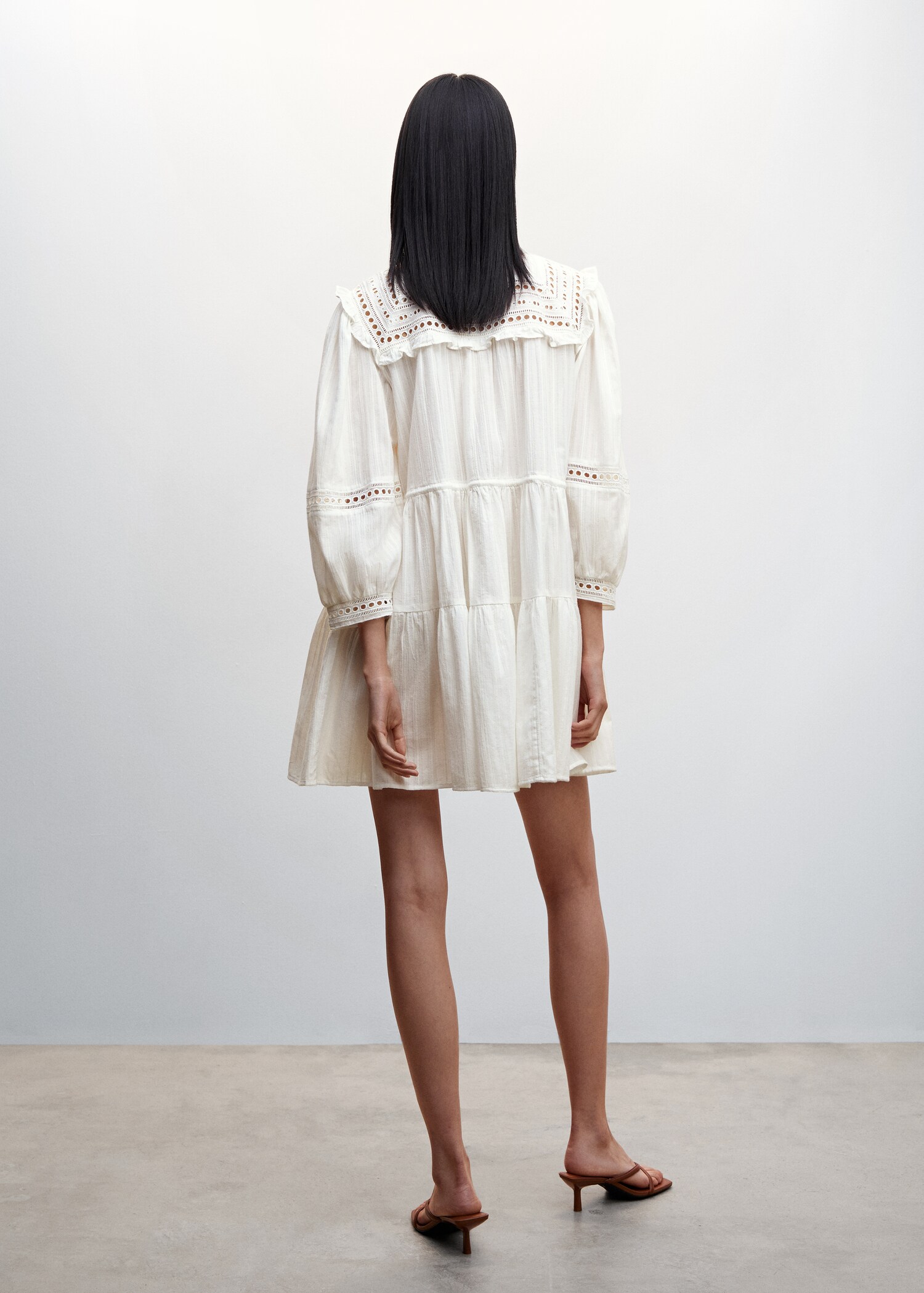 Laser-cut details dress - Reverse of the article