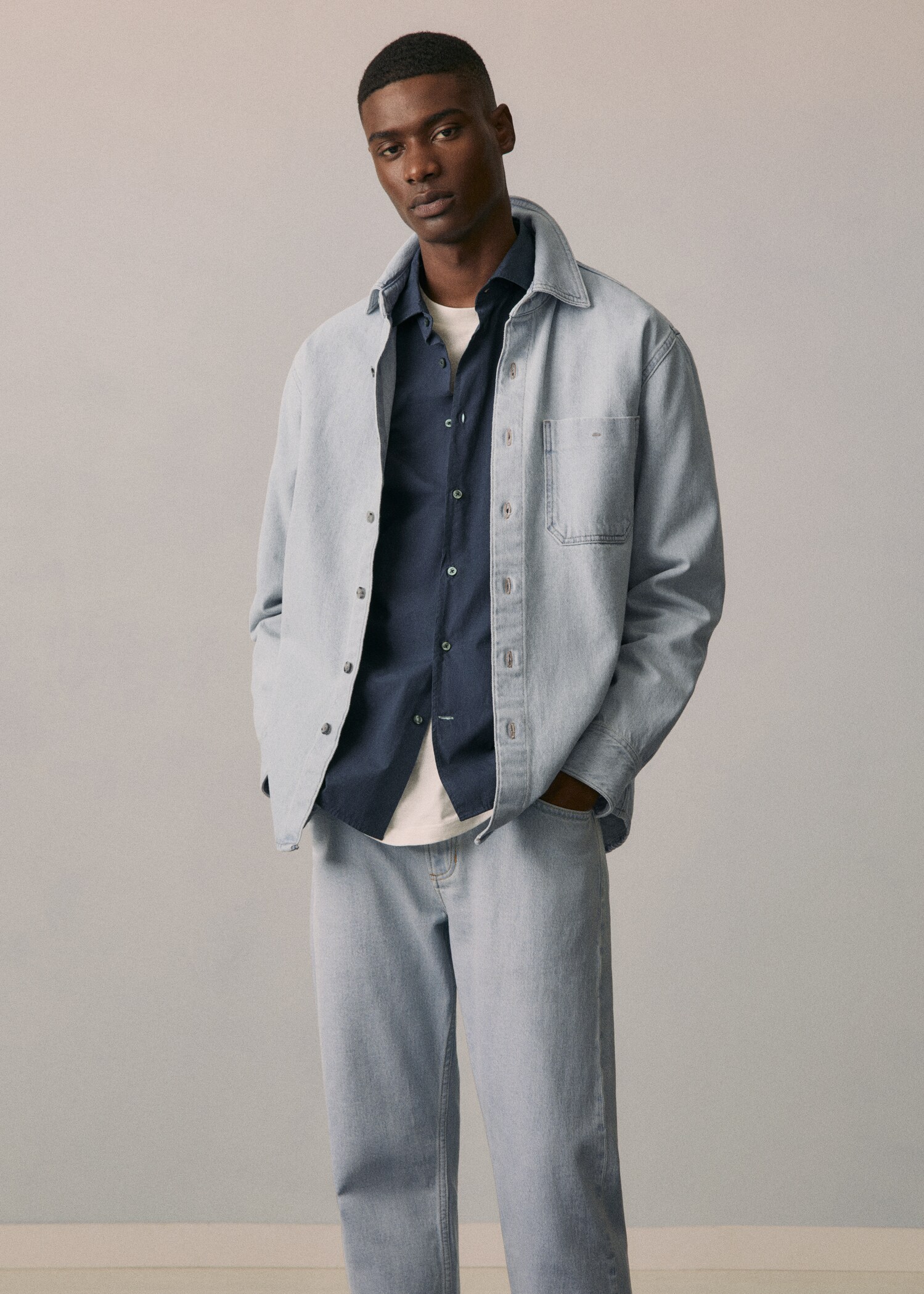 Overskjorte i denim med lommer - Artikkeldetalj 5