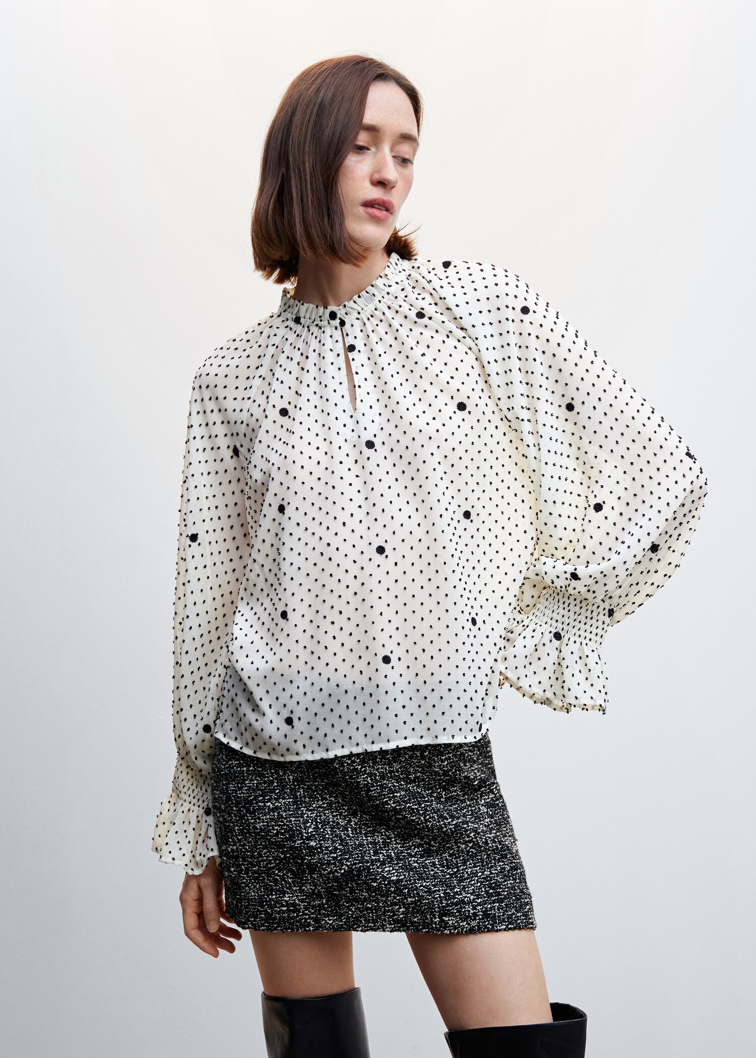Embroidered polka-dot blouse - Medium plane