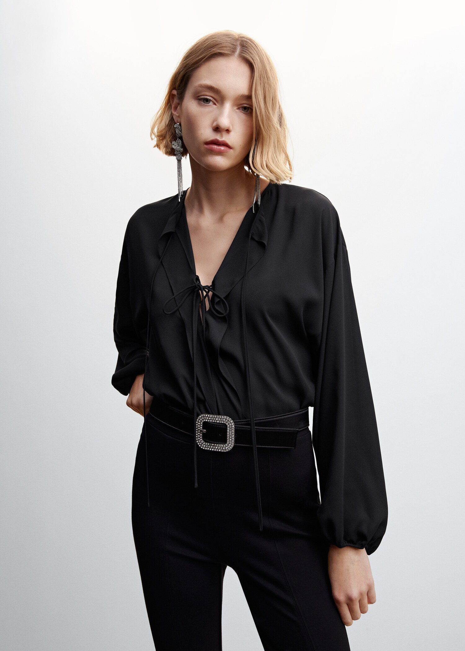 Blusa volantes lazo - Plano medio
