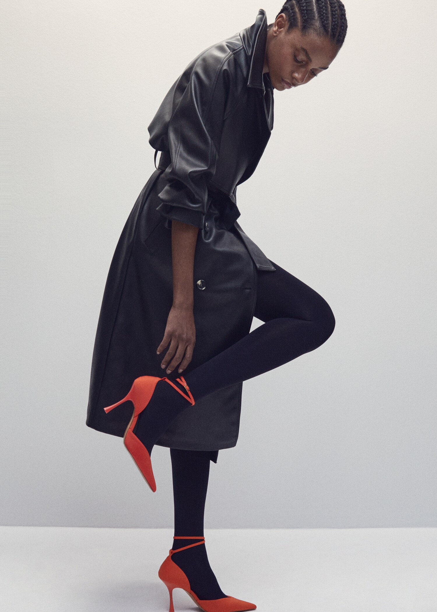Ankle-cuff pointed toe shoes - Details of the article 9