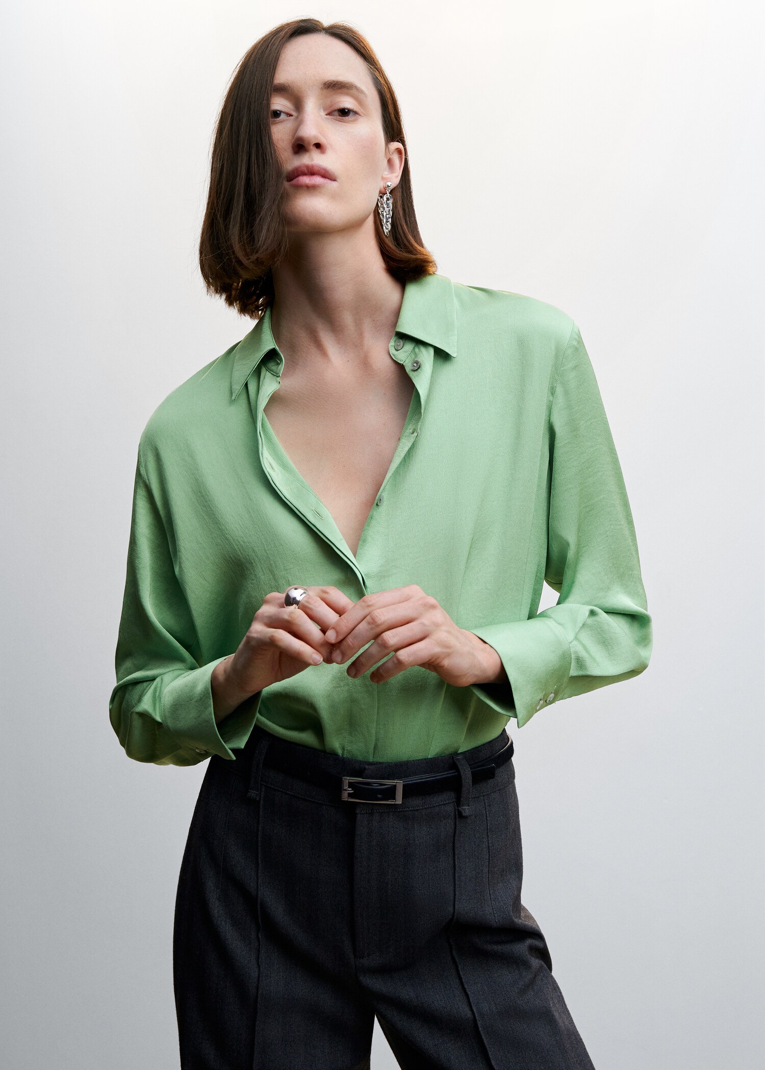 Camisa fluida acetinada - Plano médio
