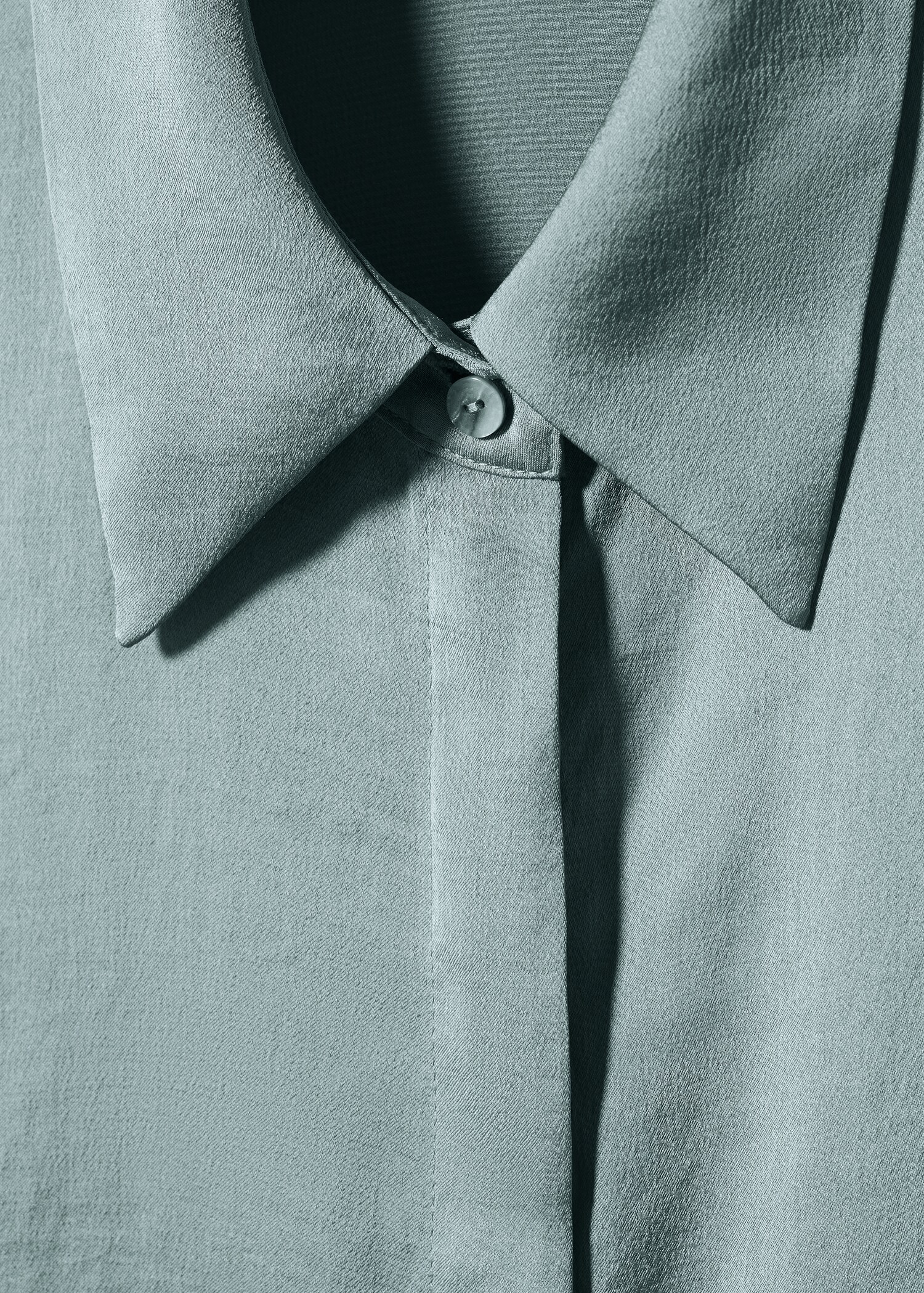 Satin finish flowy shirt - Details of the article 8