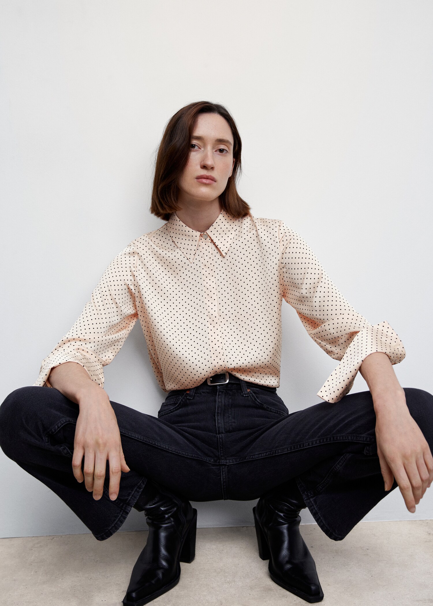 Camisa fluida acetinada - Pormenor do artigo 1