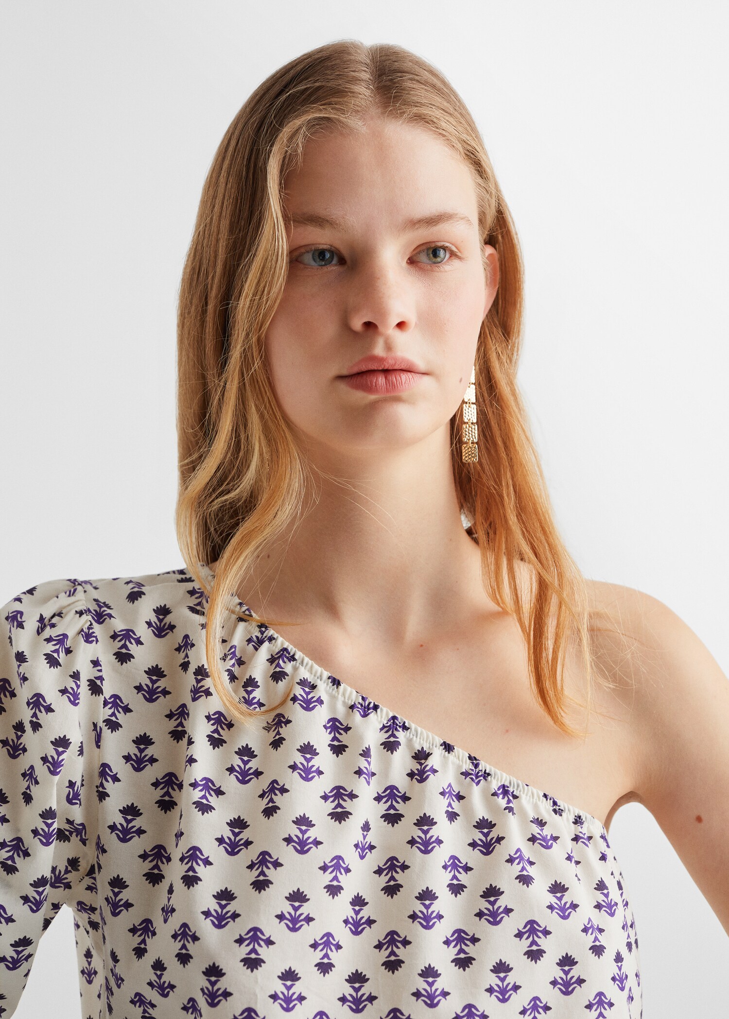 Asymmetrical printed blouse - Details of the article 1