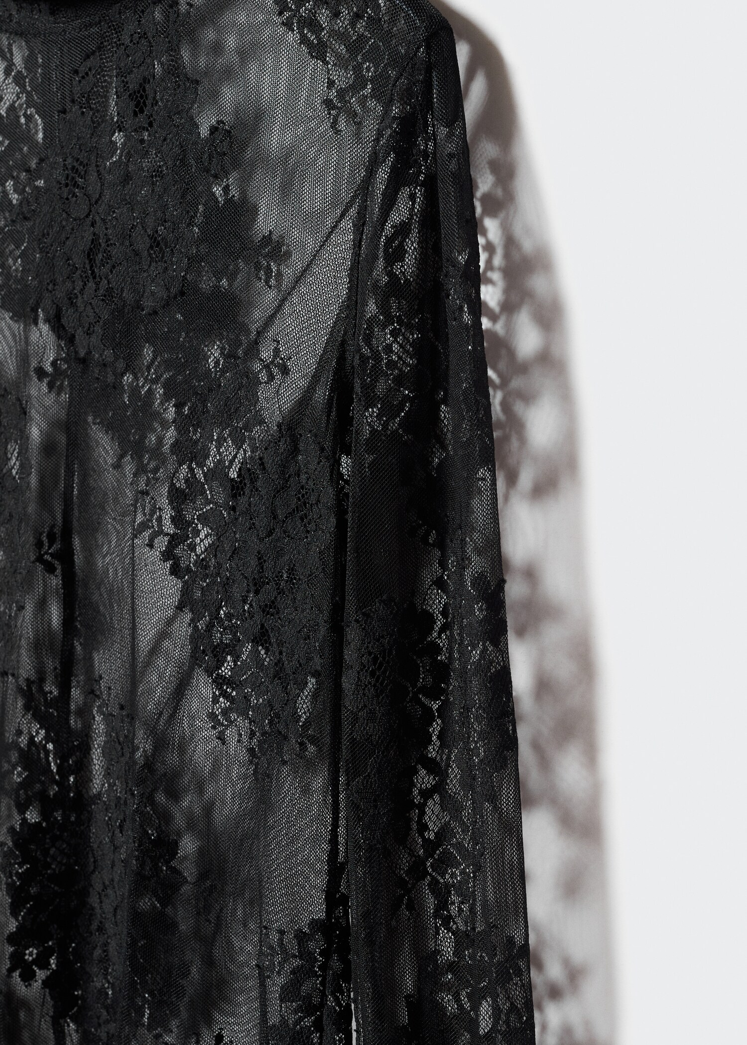 Shirt aus floraler Spitze - Detail des Artikels 8