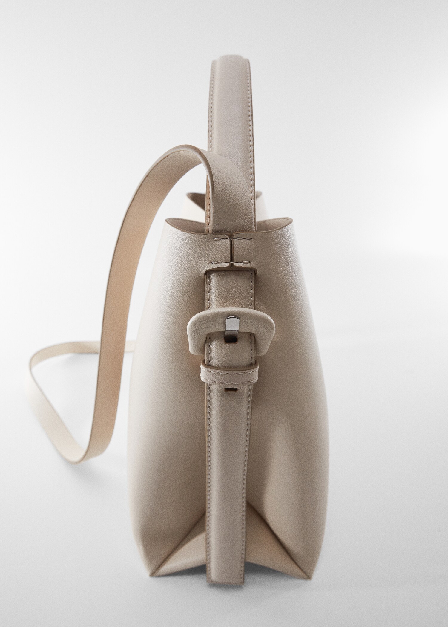Shopper bag with buckle - Details of the article 5