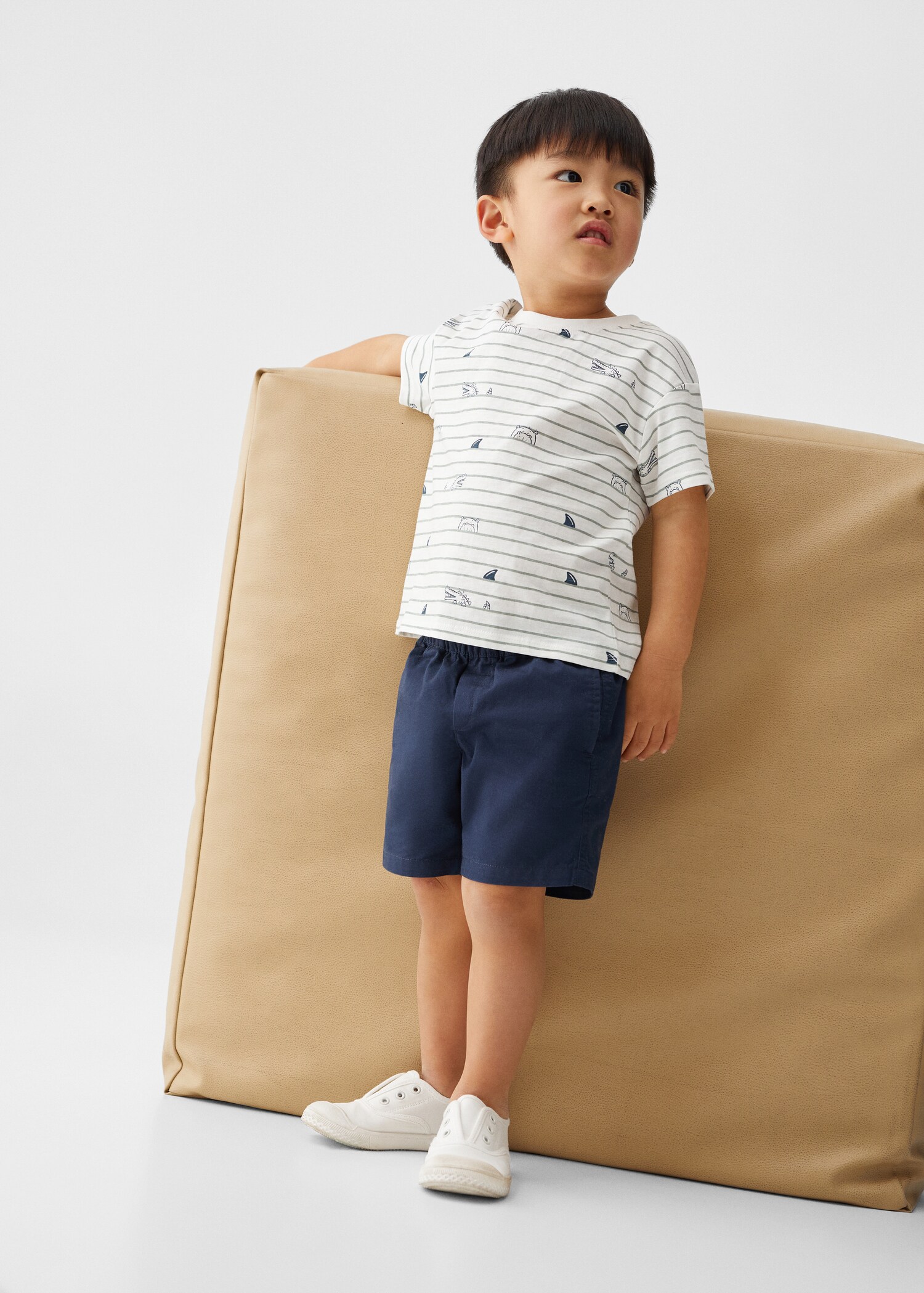Striped t-shirt with drawing - Details of the article 2