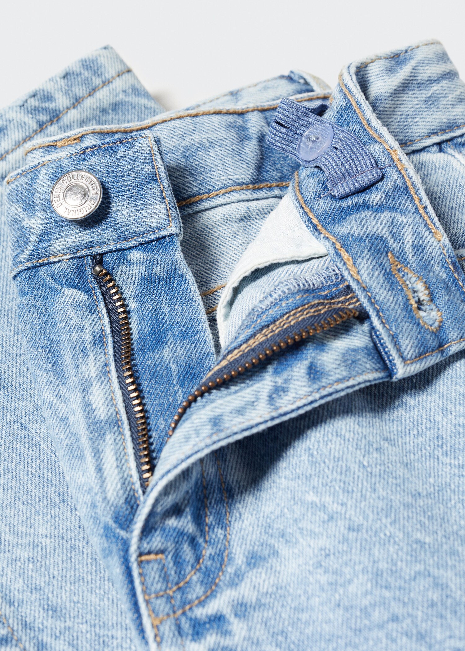 Ripped straight jeans - Details of the article 8