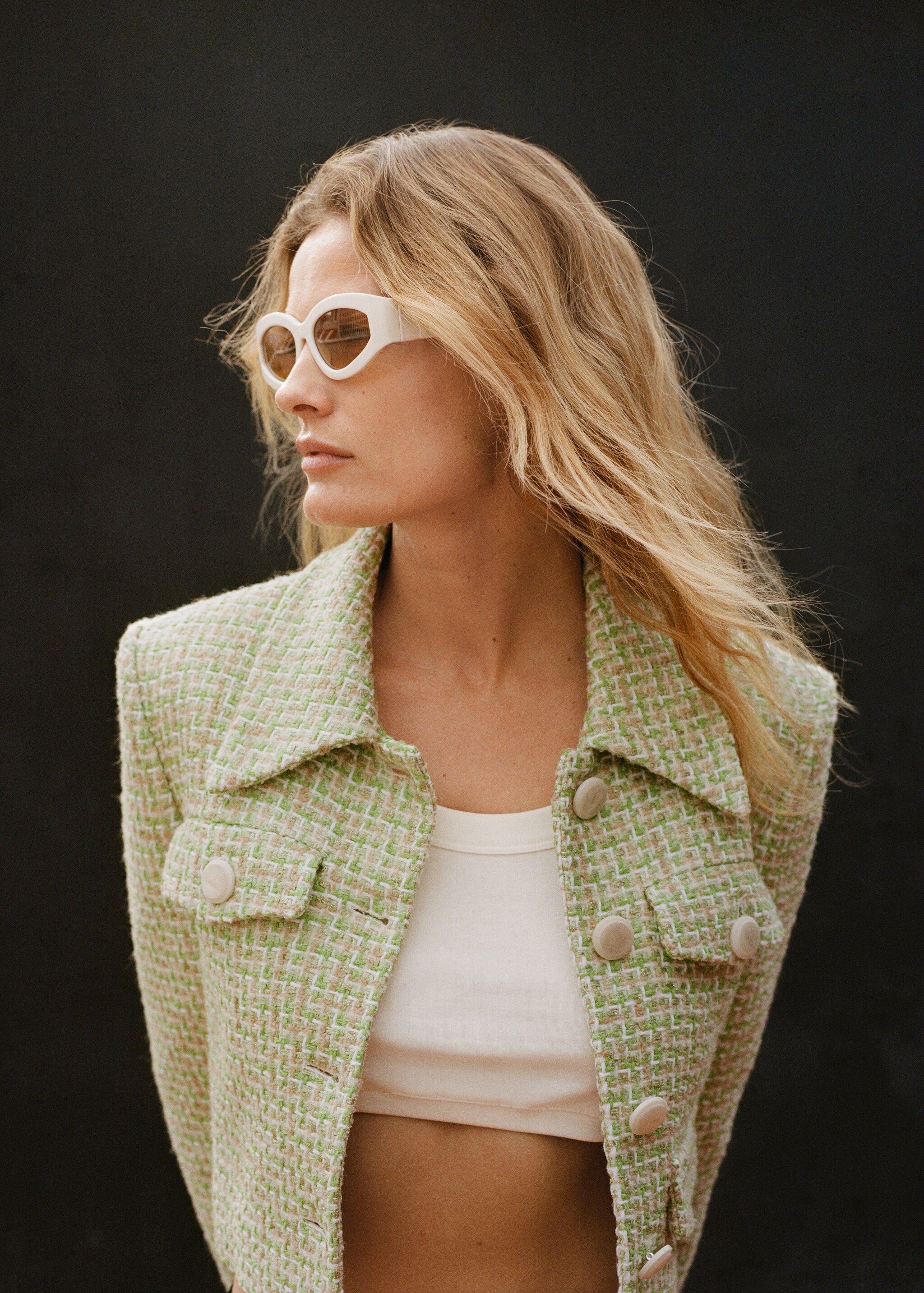 Tweed blazer with pearl buttons - Details of the article 6