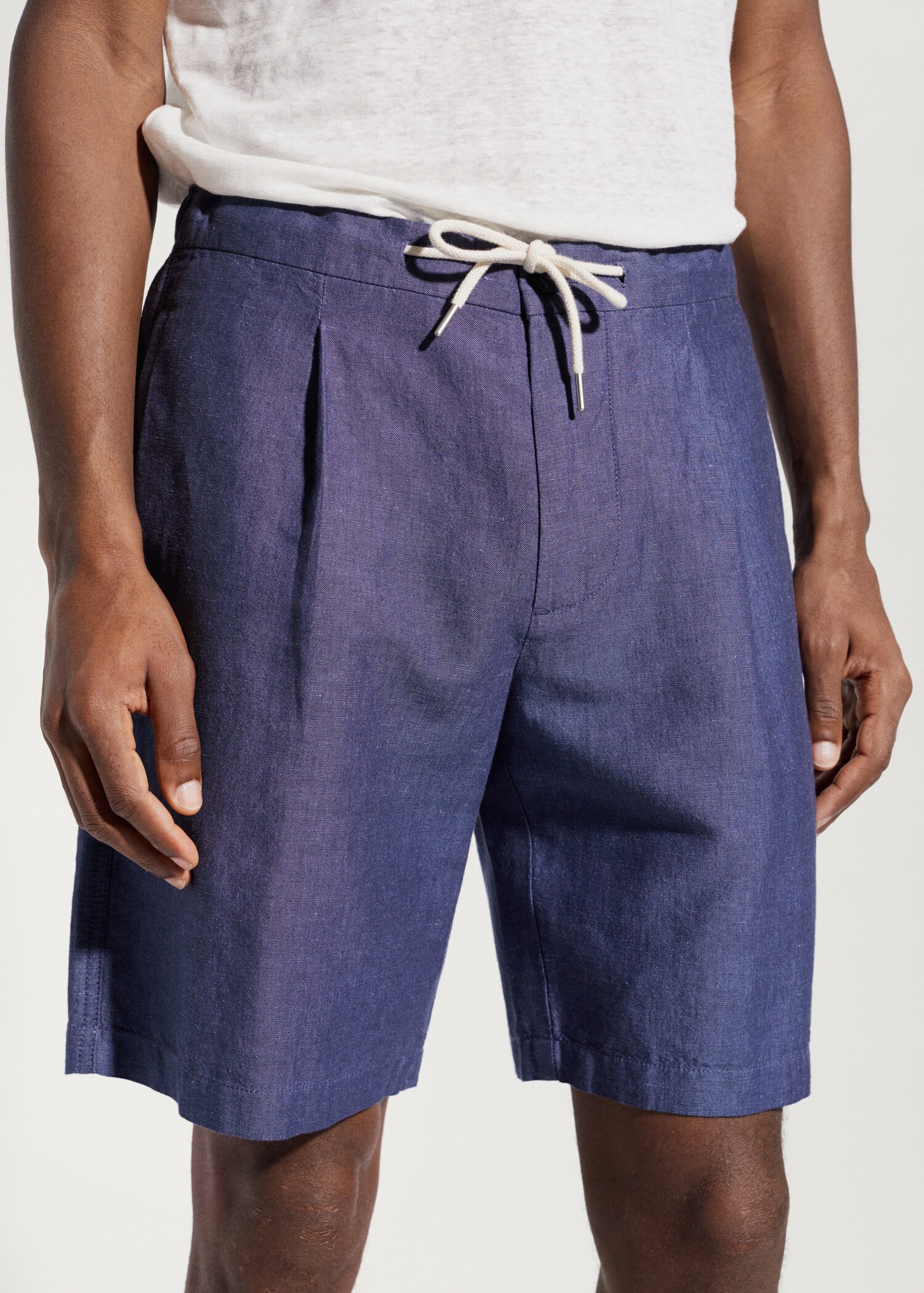 Leinen-Bermudashorts mit Kordelzug - Detail des Artikels 1