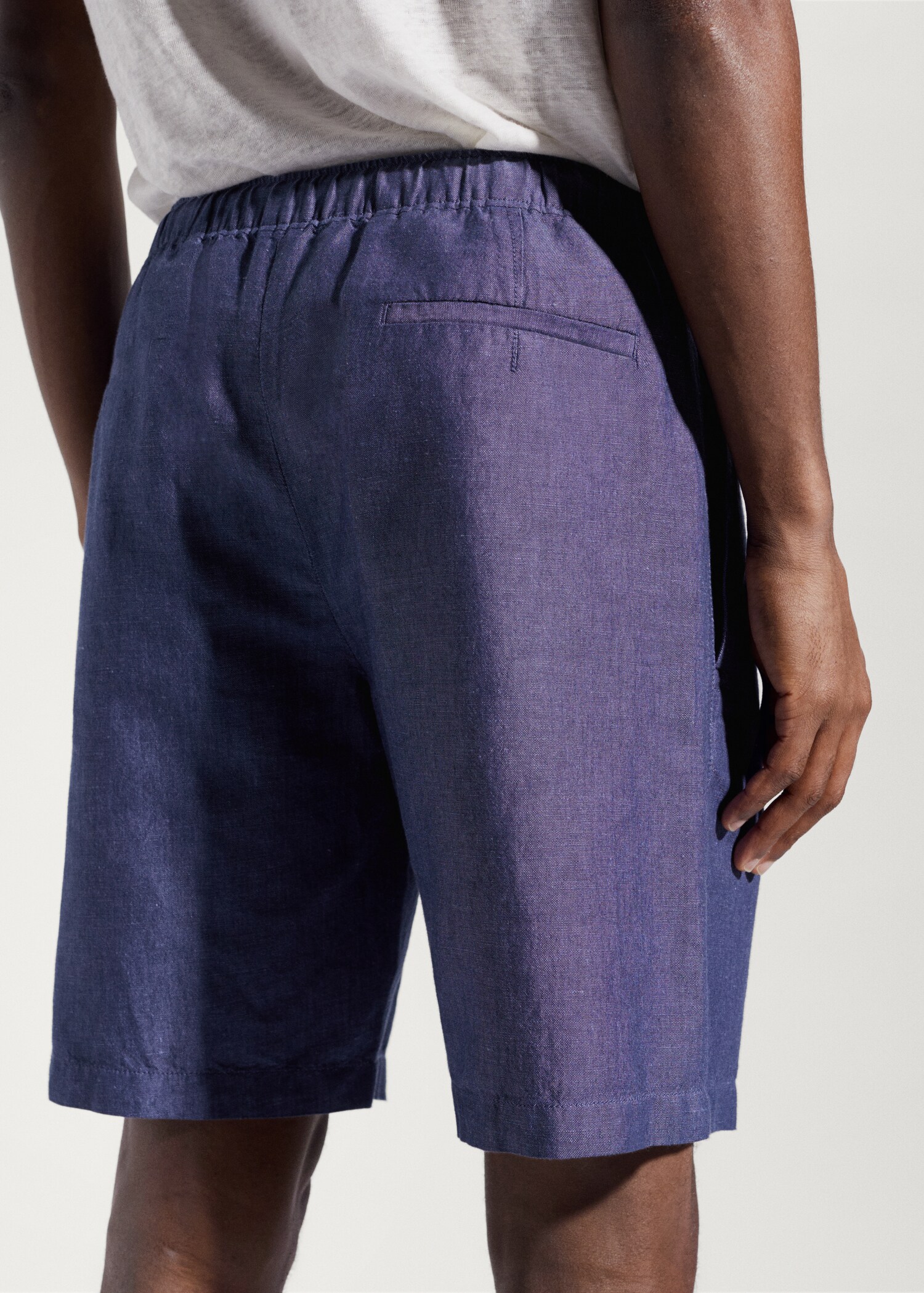 Leinen-Bermudashorts mit Kordelzug - Detail des Artikels 2