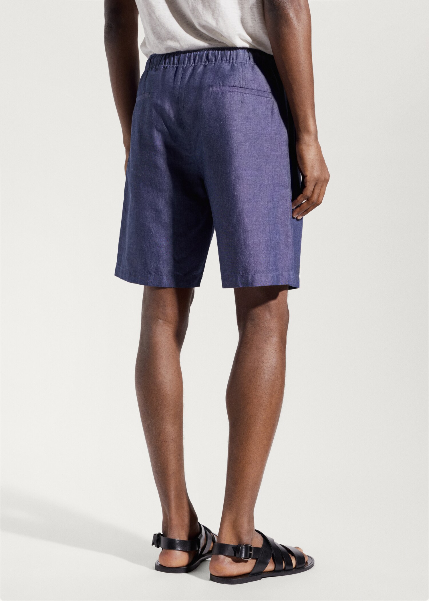 Leinen-Bermudashorts mit Kordelzug - Rückseite des Artikels
