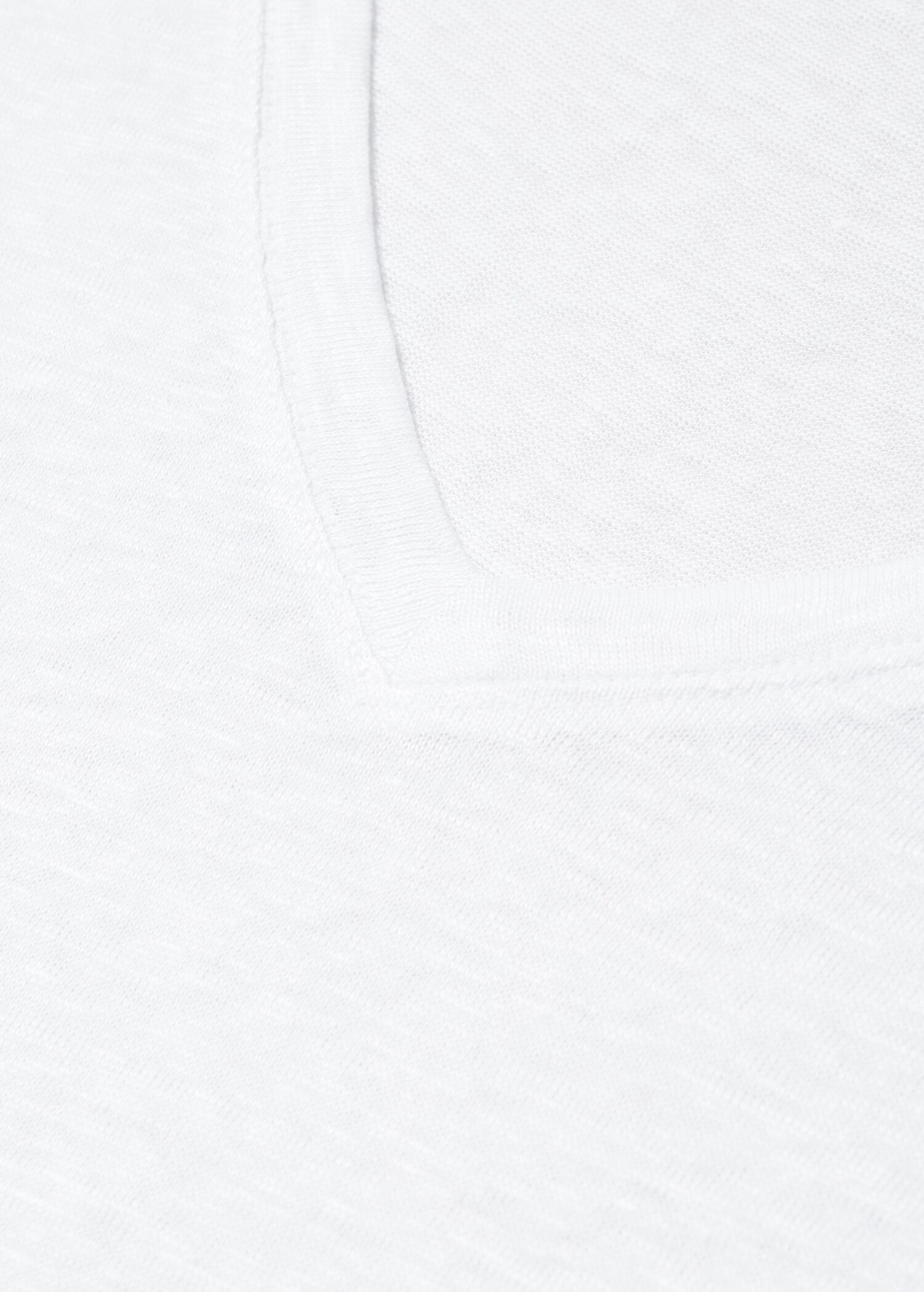 V-neck linen t-shirt - Details of the article 8