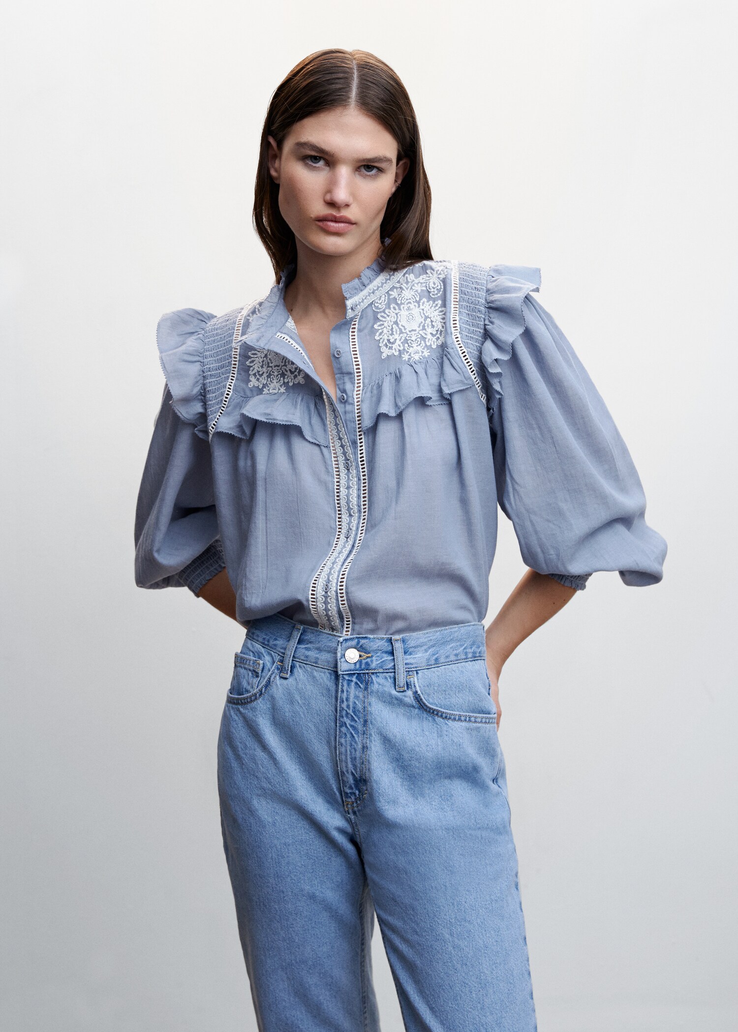 Ruffled embroidered shirt - Medium plane