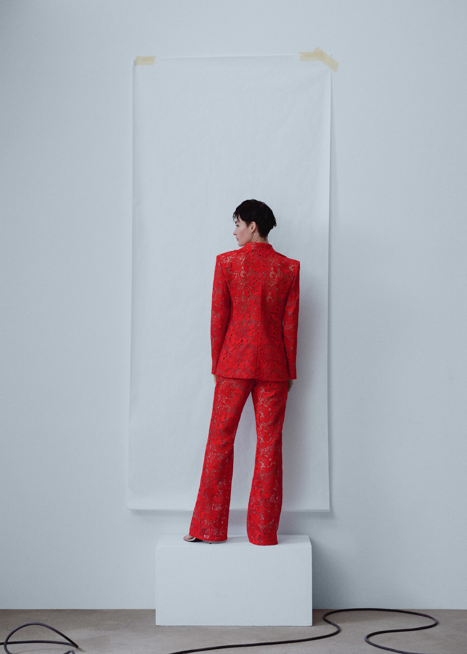 Guipure suit jacket - Reverse of the article