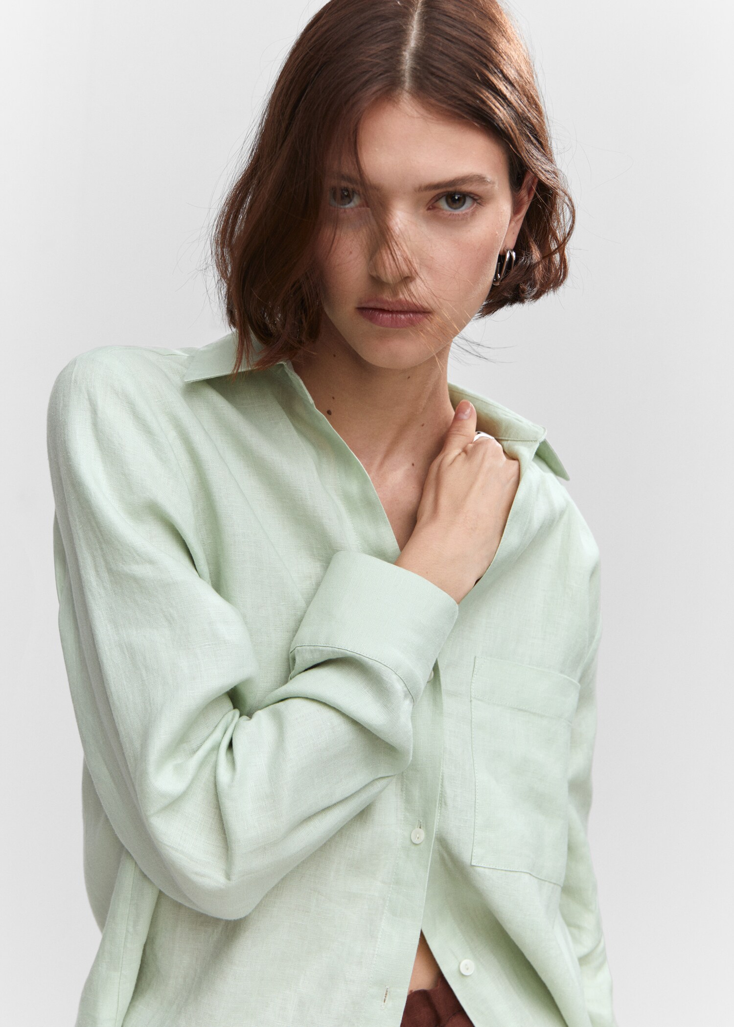 Pocket linen shirt - Details of the article 1