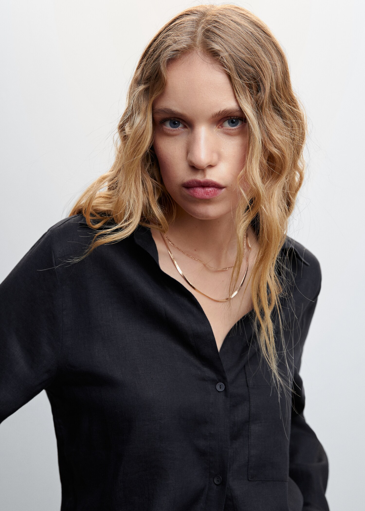 Pocket linen shirt - Details of the article 1