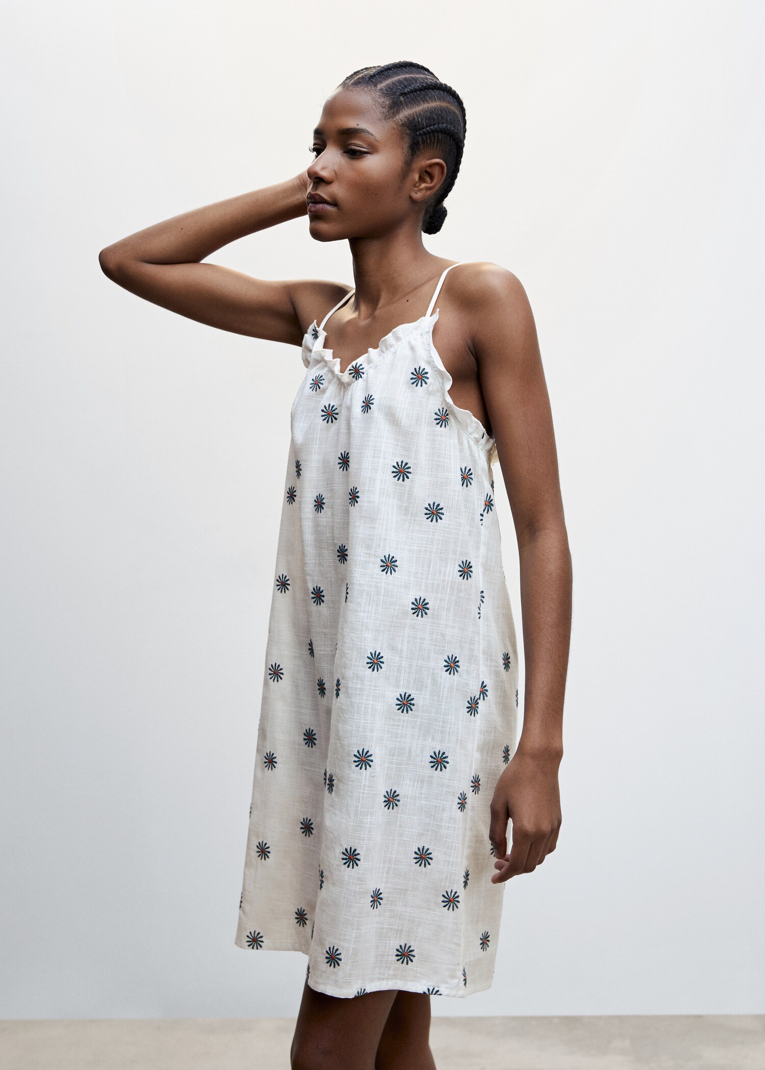 Floral embroidered nightgown - Medium plane