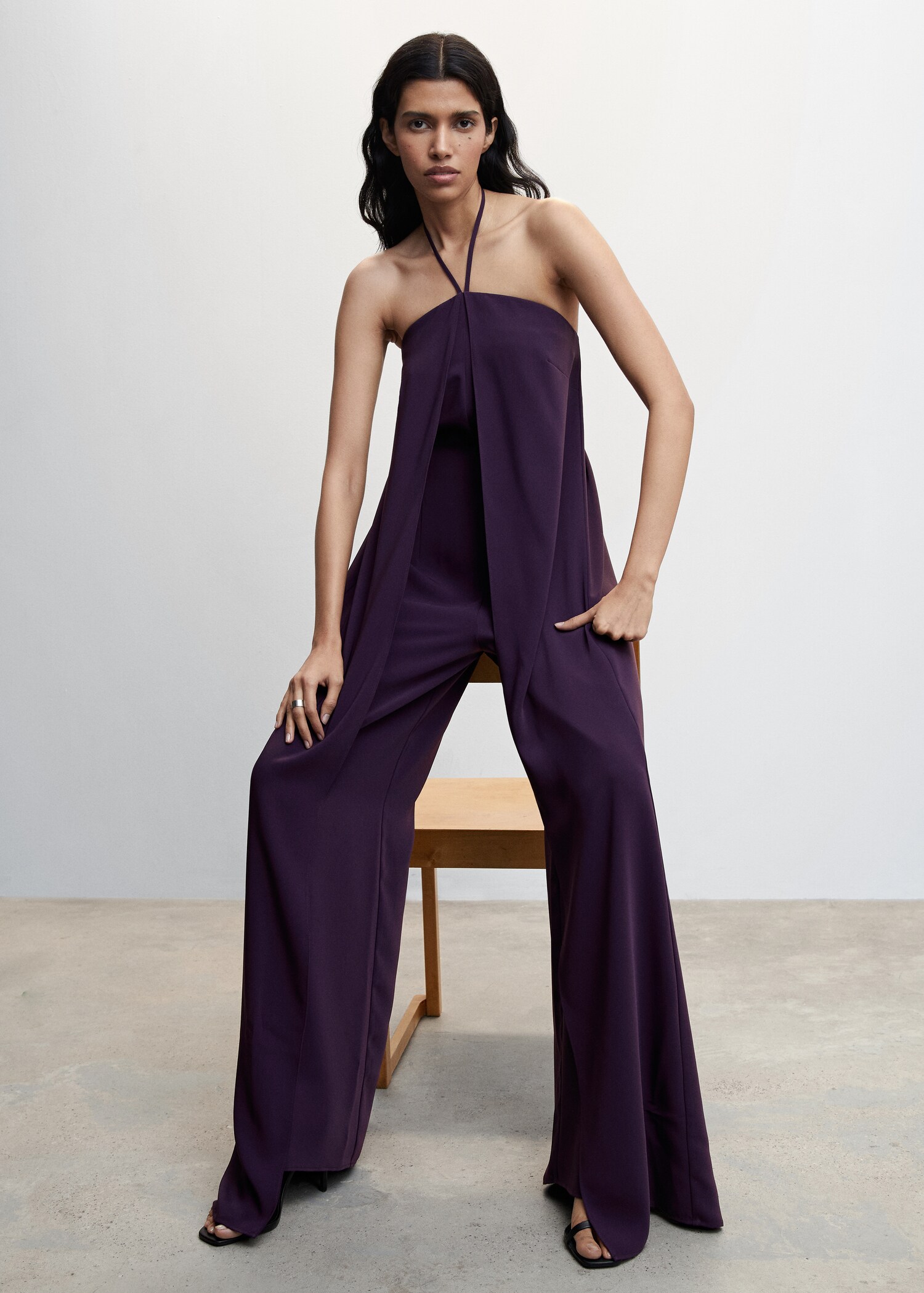 Open back halter jumpsuit - Details of the article 2