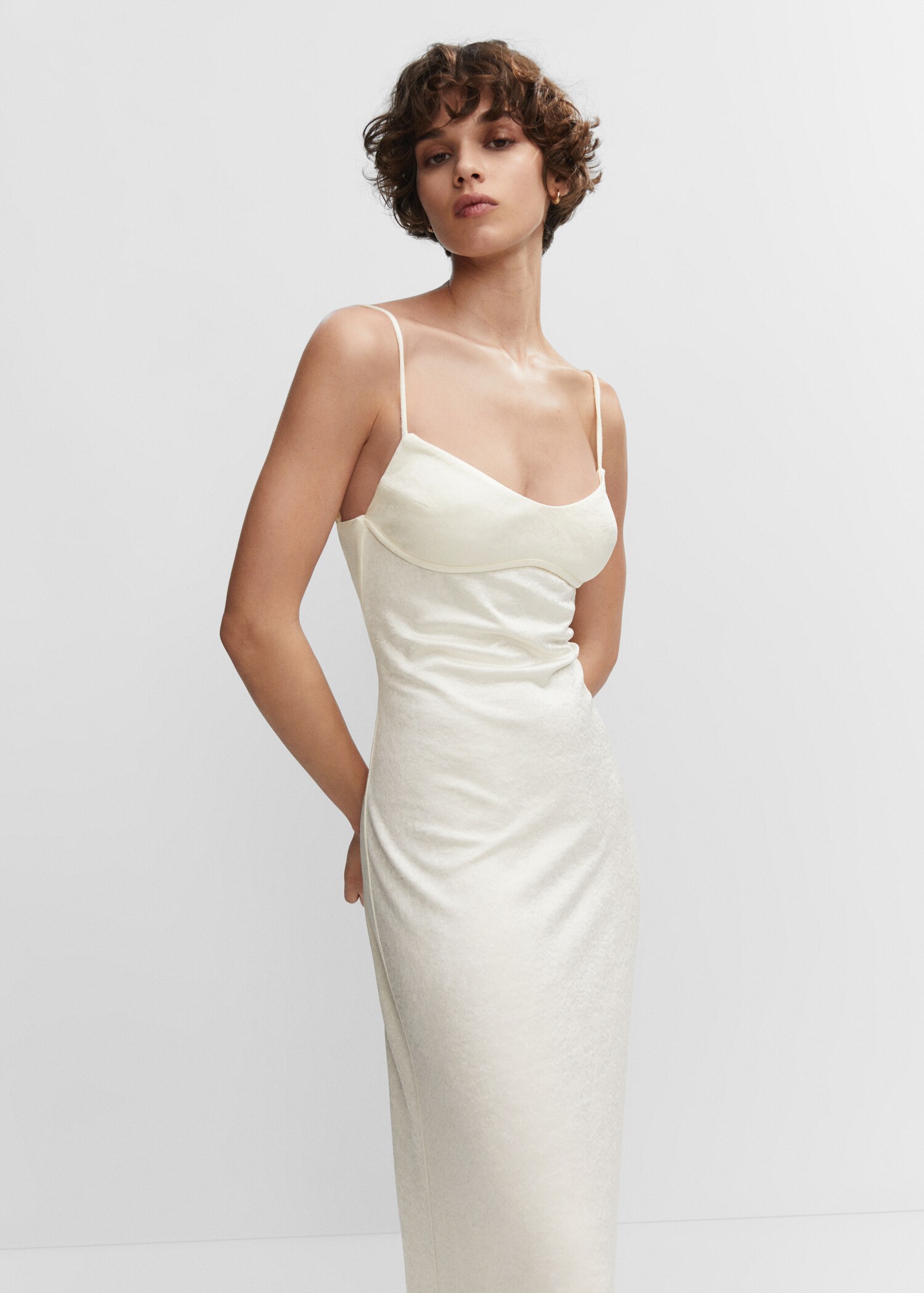 Robe longue ouverture dos - Plan moyen
