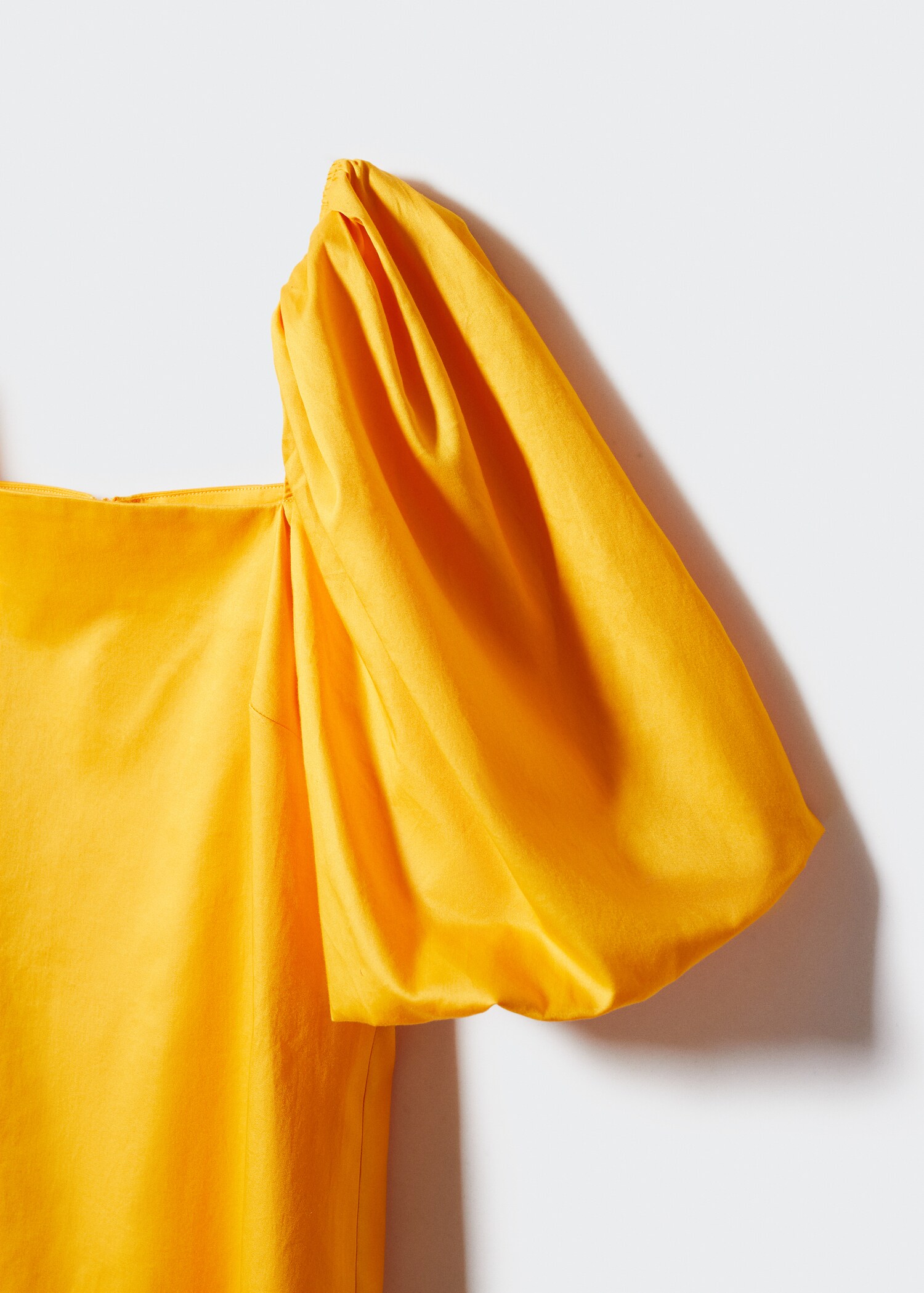 Robe courte manches bouffantes - Détail de l'article 8