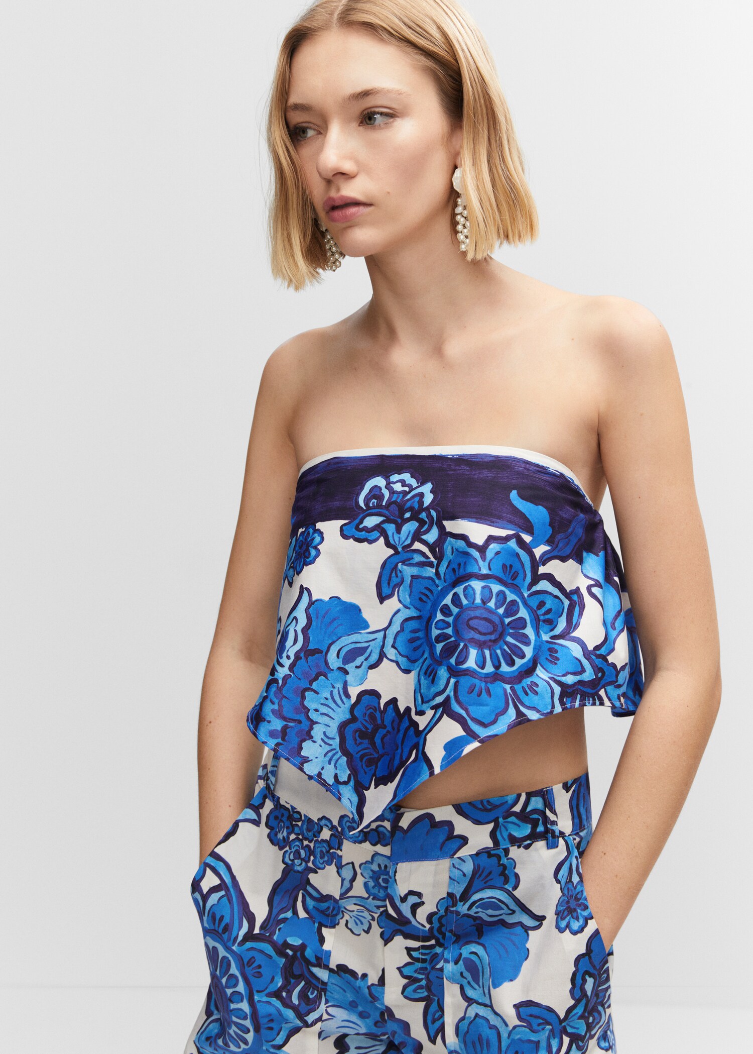 Floral scarf-style top - Medium plane