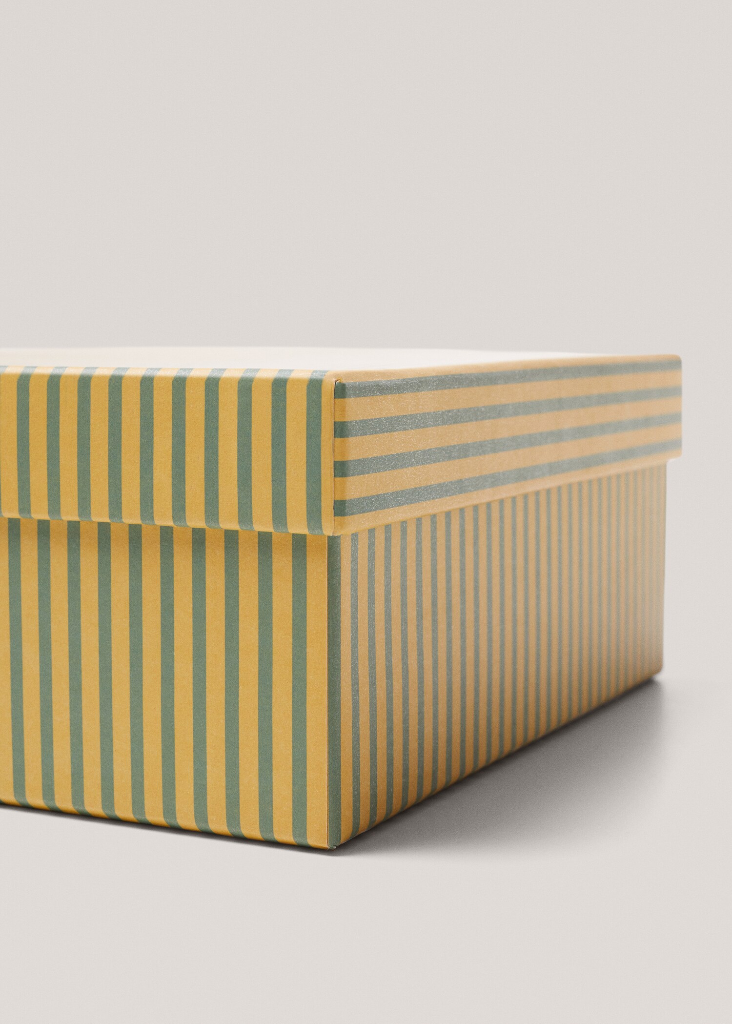 Striped storage box 21x21cm - Details of the article 1