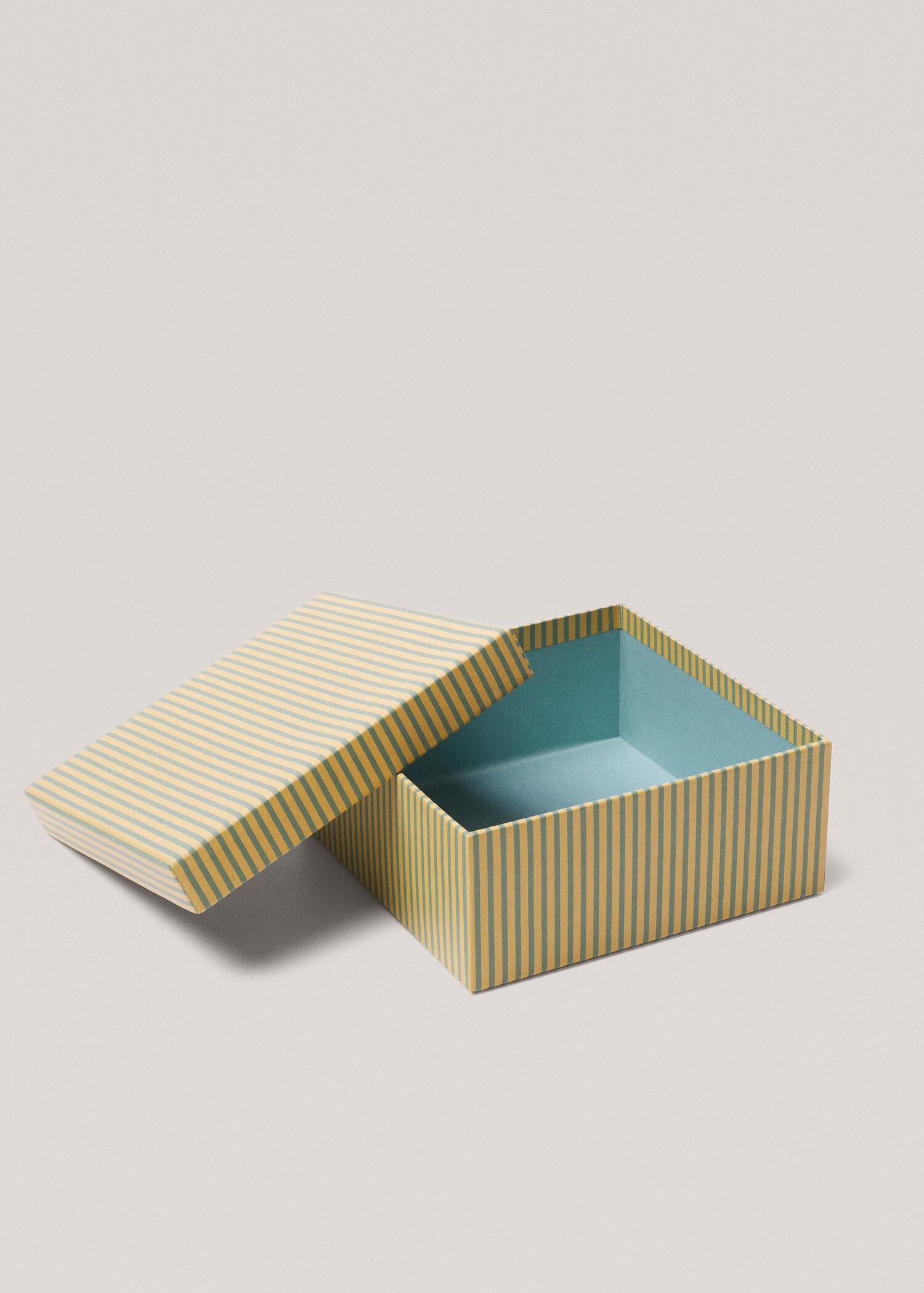 Striped storage box 21x21cm - Details of the article 2