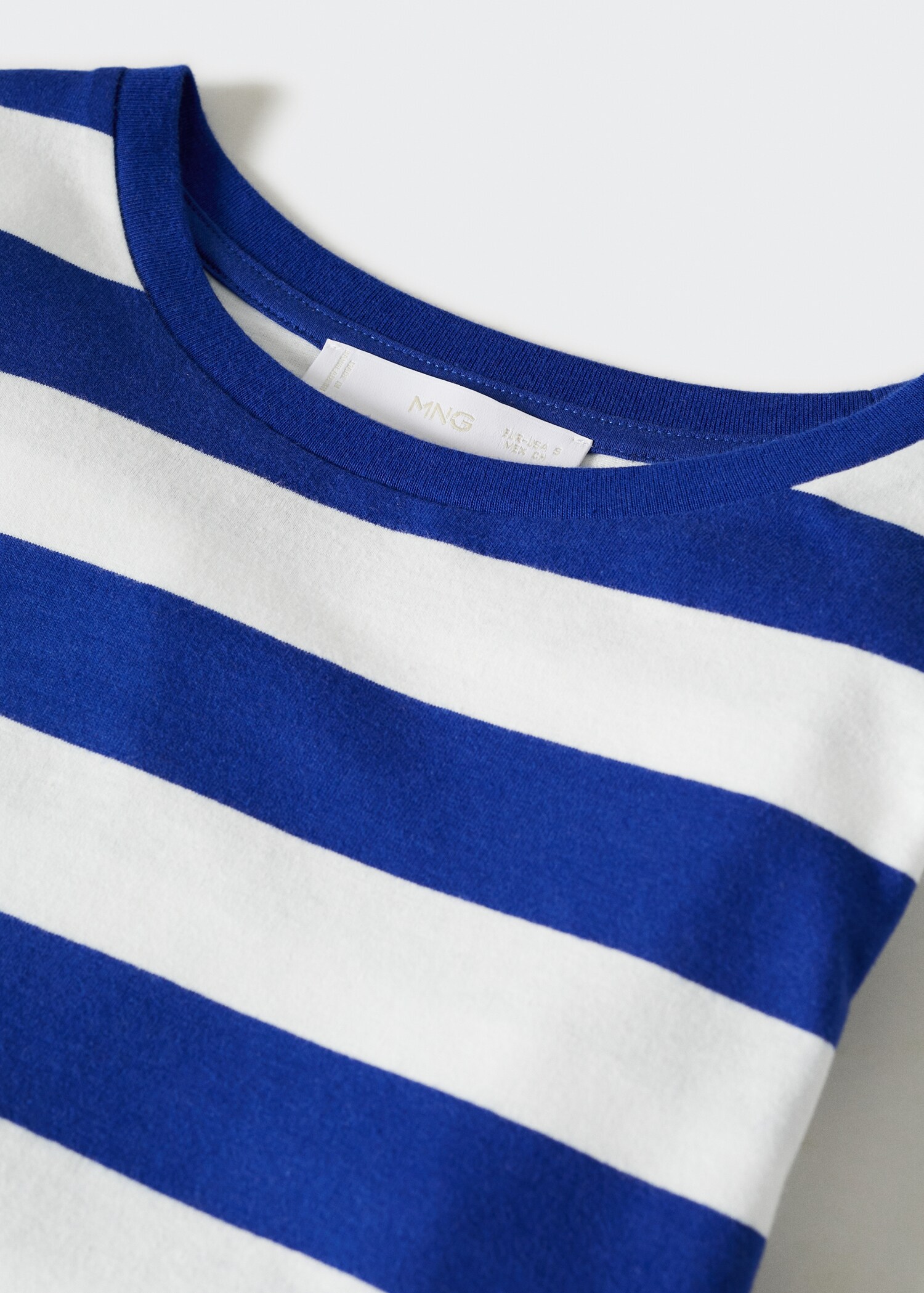 Short-sleeved cotton t-shirt - Details of the article 8