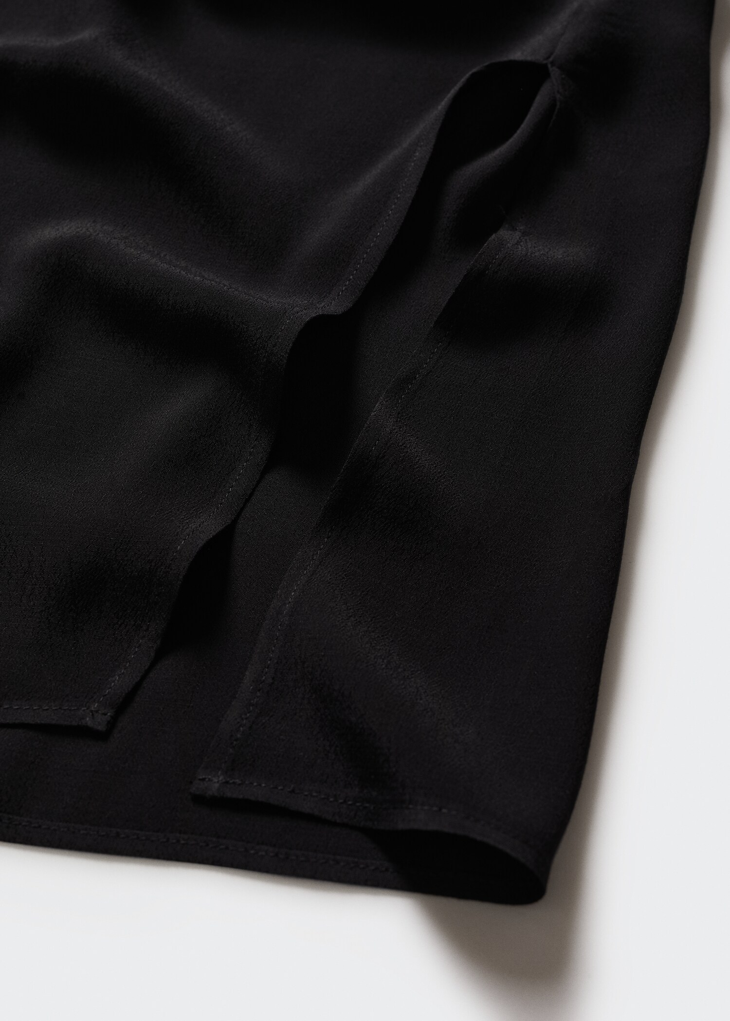 Enges Kleid mit U-Ausschnitt hinten - Detail des Artikels 8