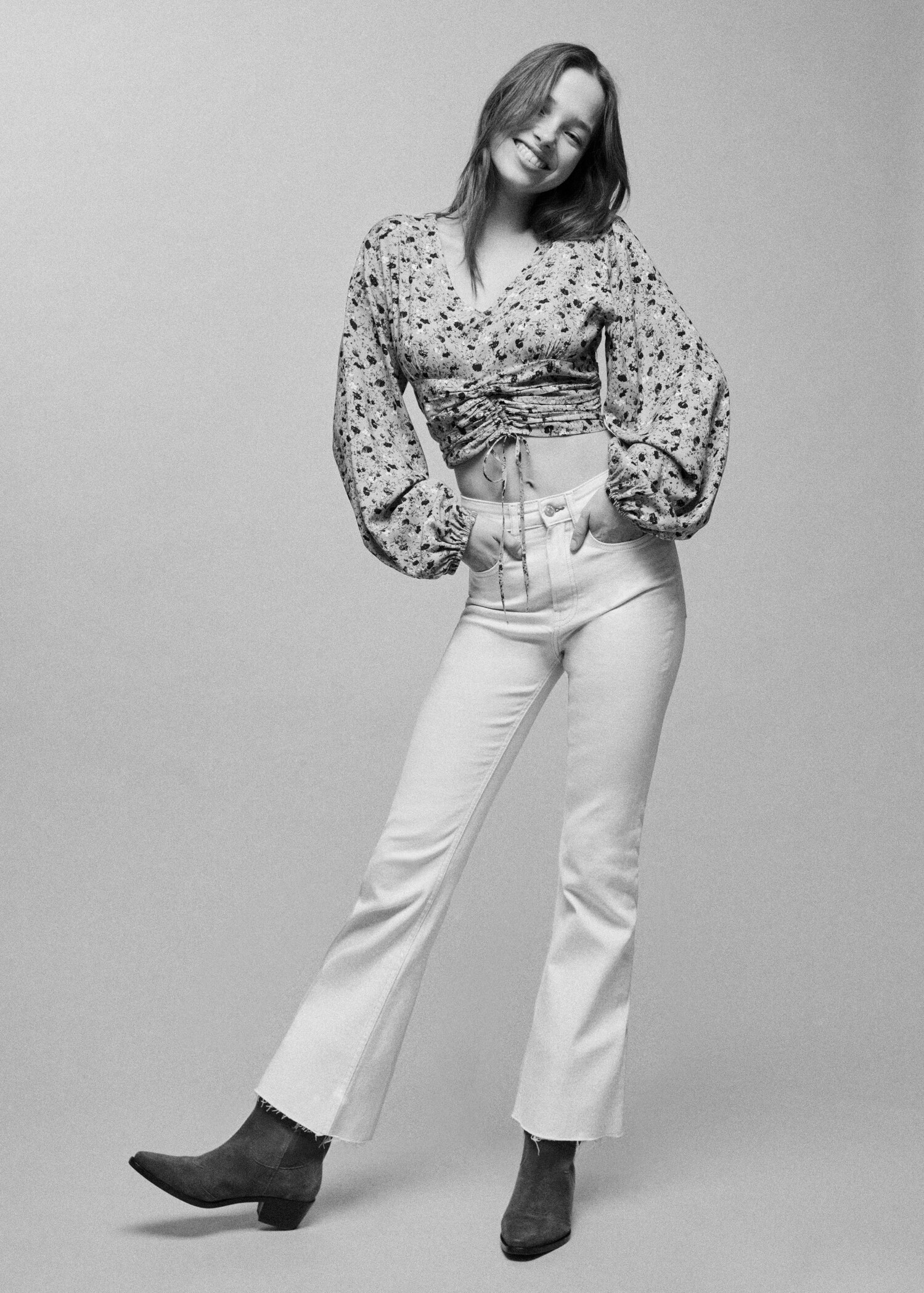 Flared jeans - Details of the article 6