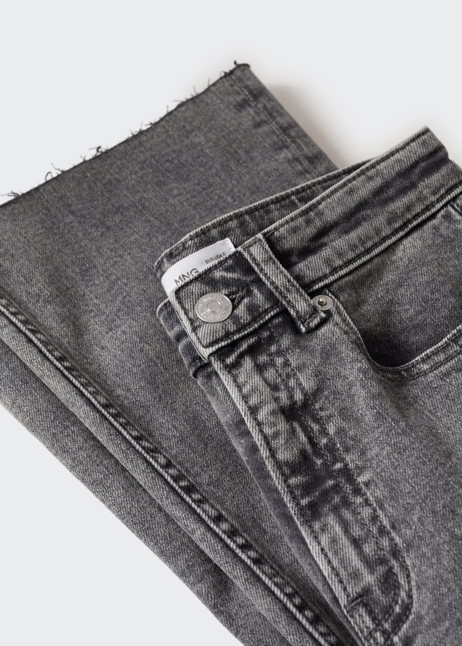 Flared jeans - Details of the article 8