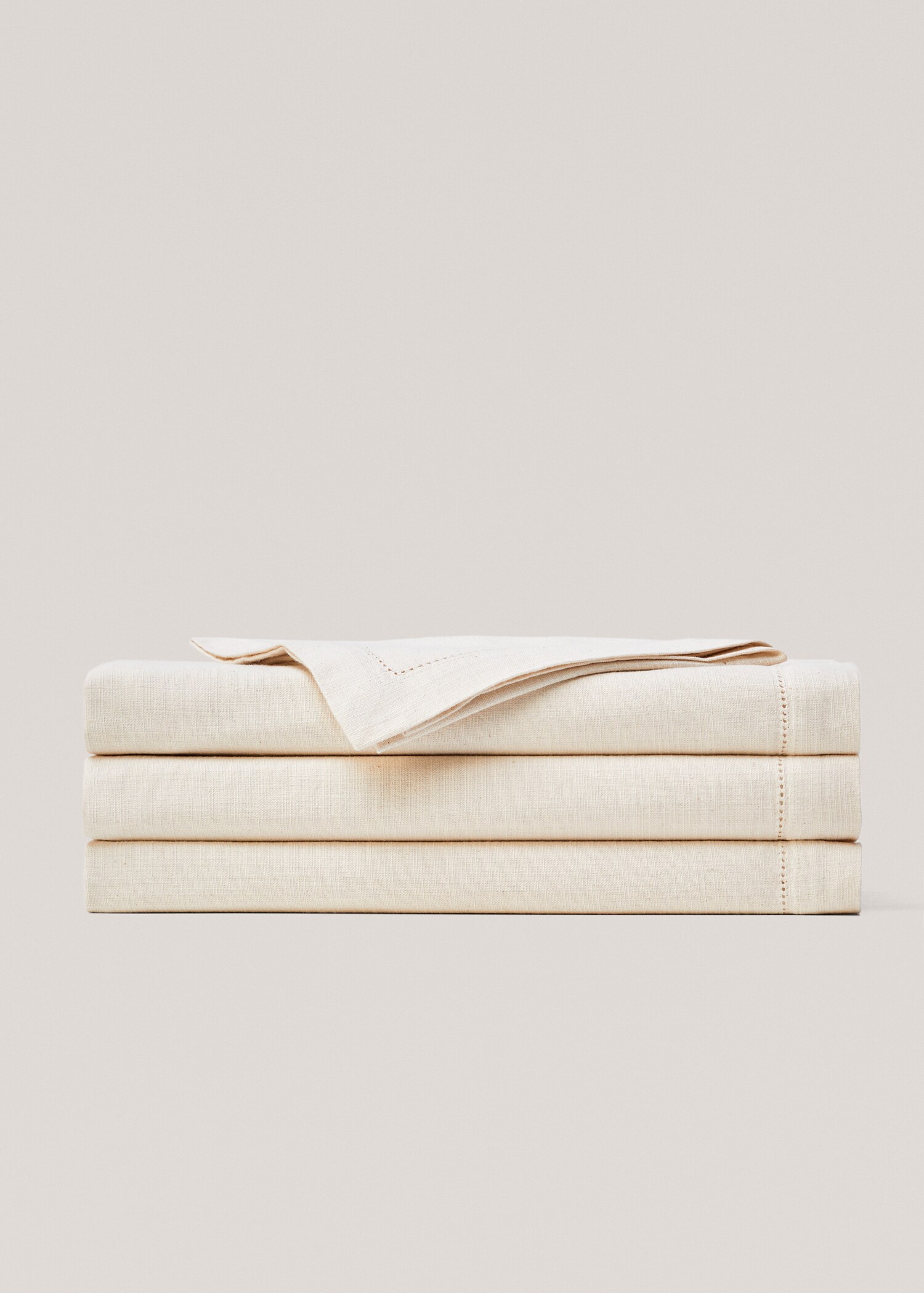 Napkin with hemstitch detail  - Details of the article 3