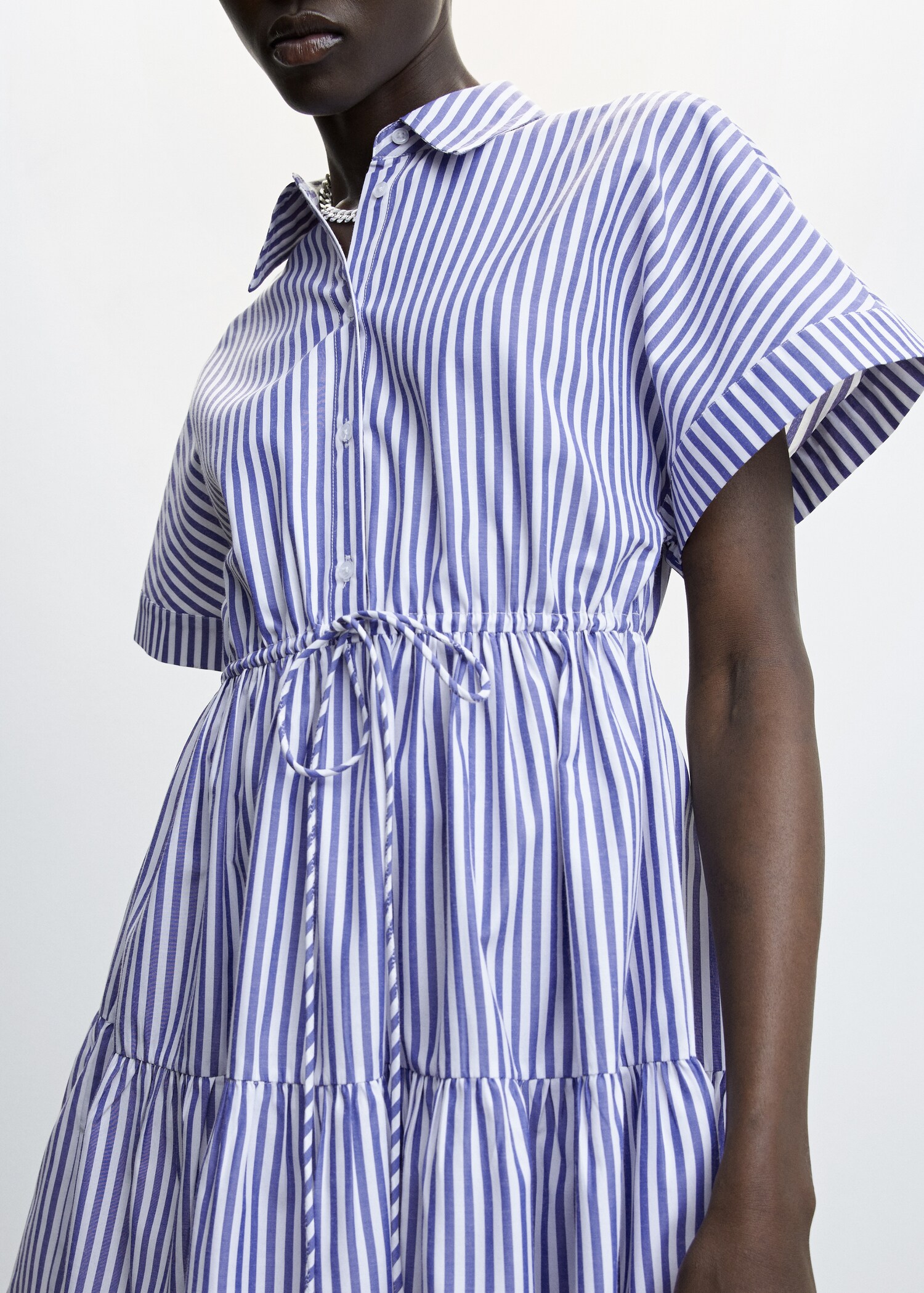 Robe rayée à volants - Détail de l'article 1