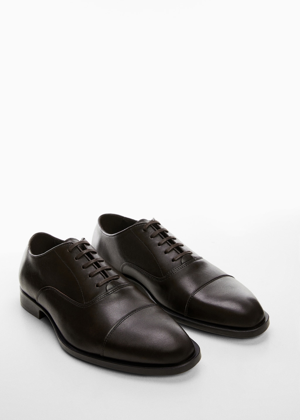 Chaussure de costume homme sale