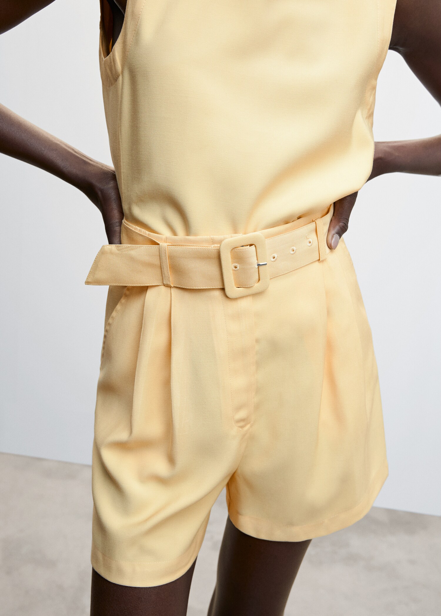 Shorts with belt - Details of the article 6