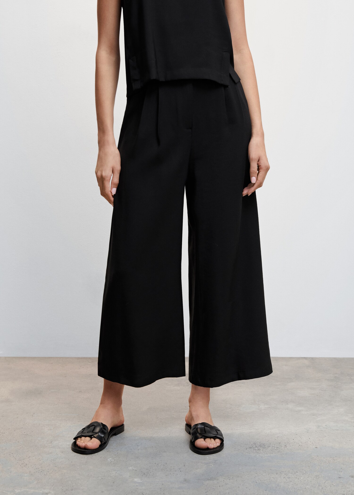 Jupe-culotte à pinces - Plan moyen