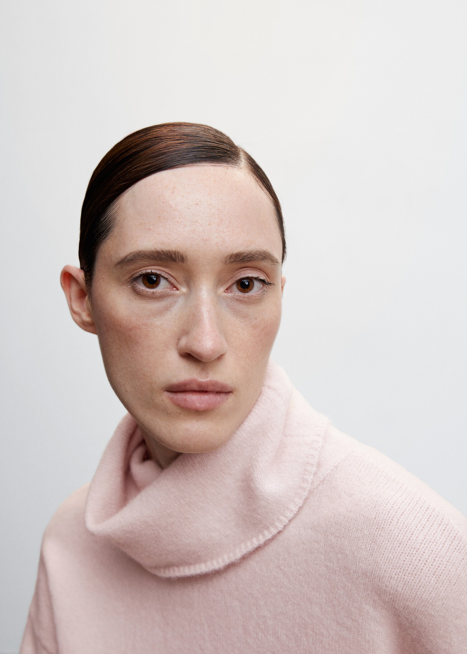 Knitted turtleneck dress - Details of the article 1