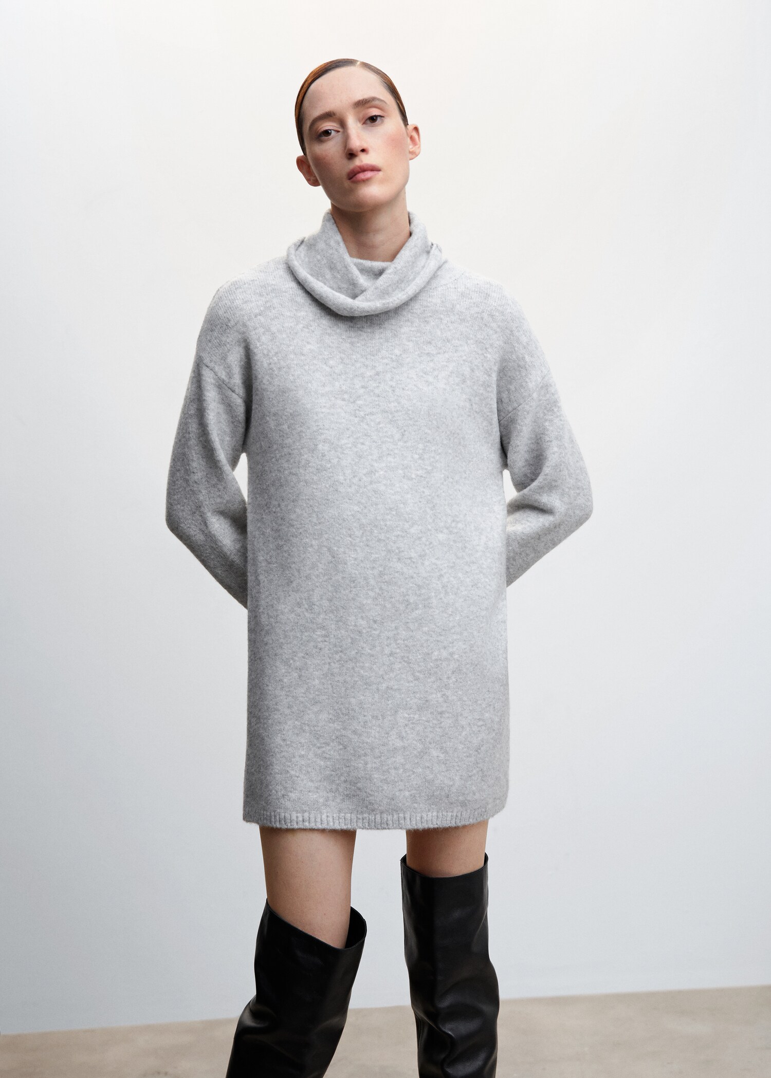 Knitted turtleneck dress - Medium plane