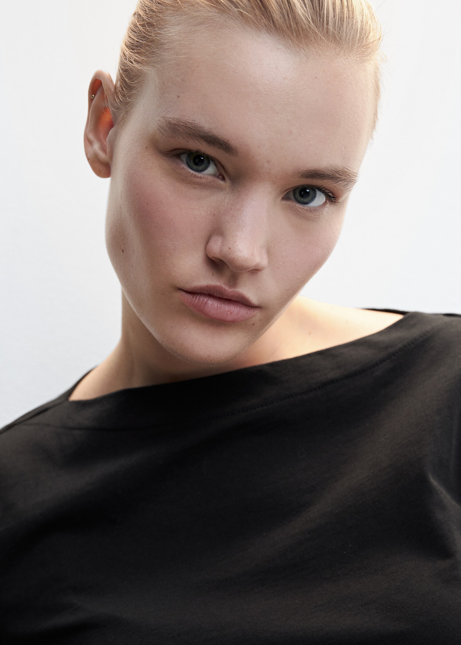 Cotton boat neck t-shirt - Details of the article 4