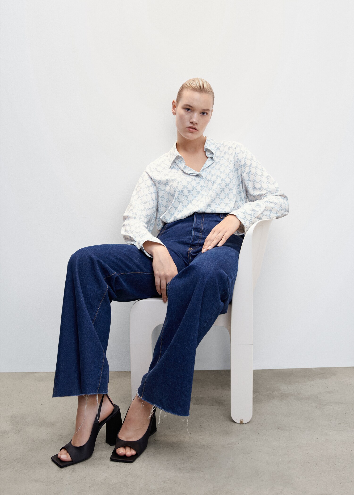 Buttoned flowy shirt - Details of the article 4