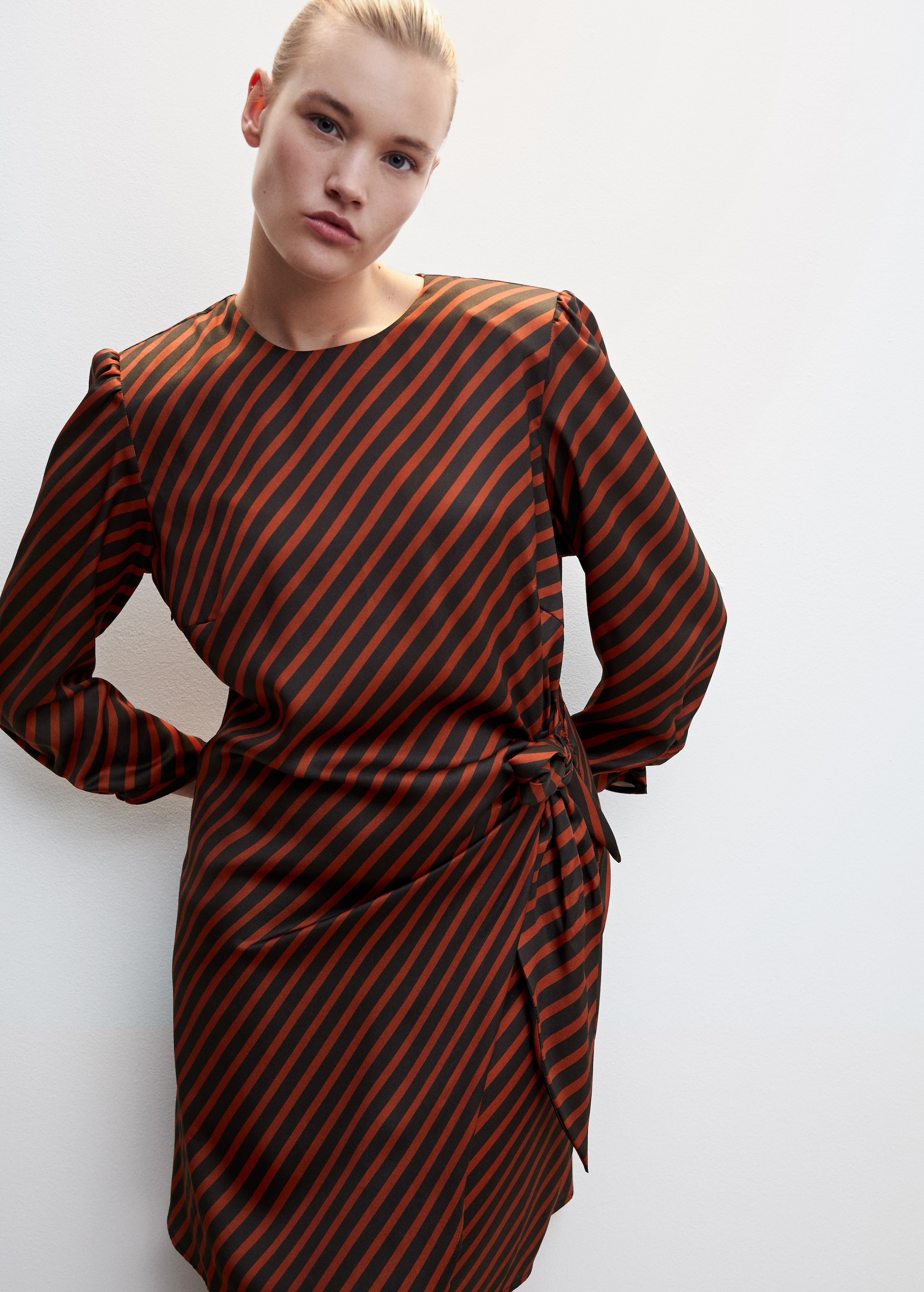 Knot striped dress - Details of the article 5