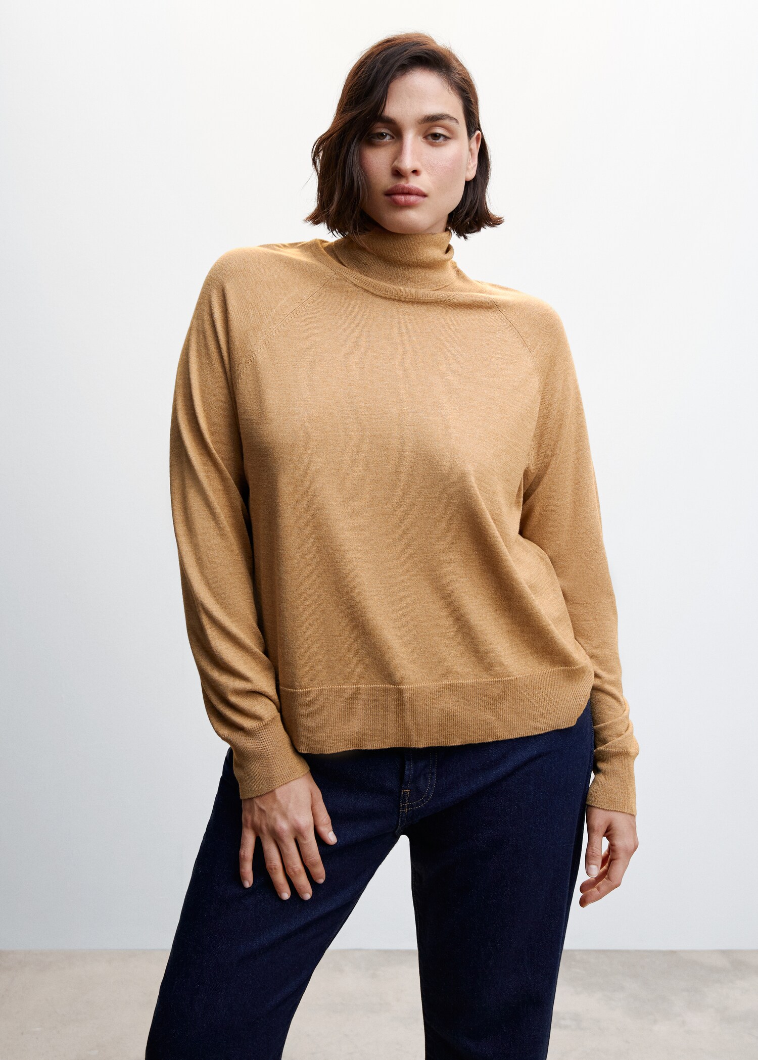 Fine-knit turtleneck sweater - Details of the article 5