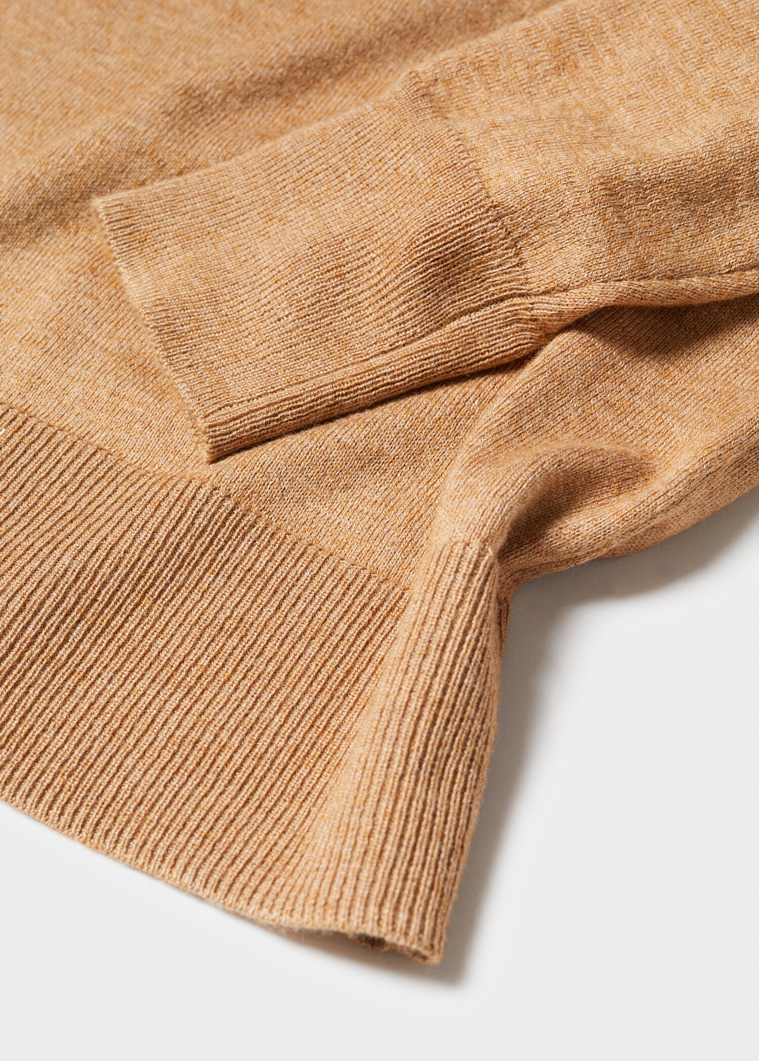 Fine-knit turtleneck sweater - Details of the article 8