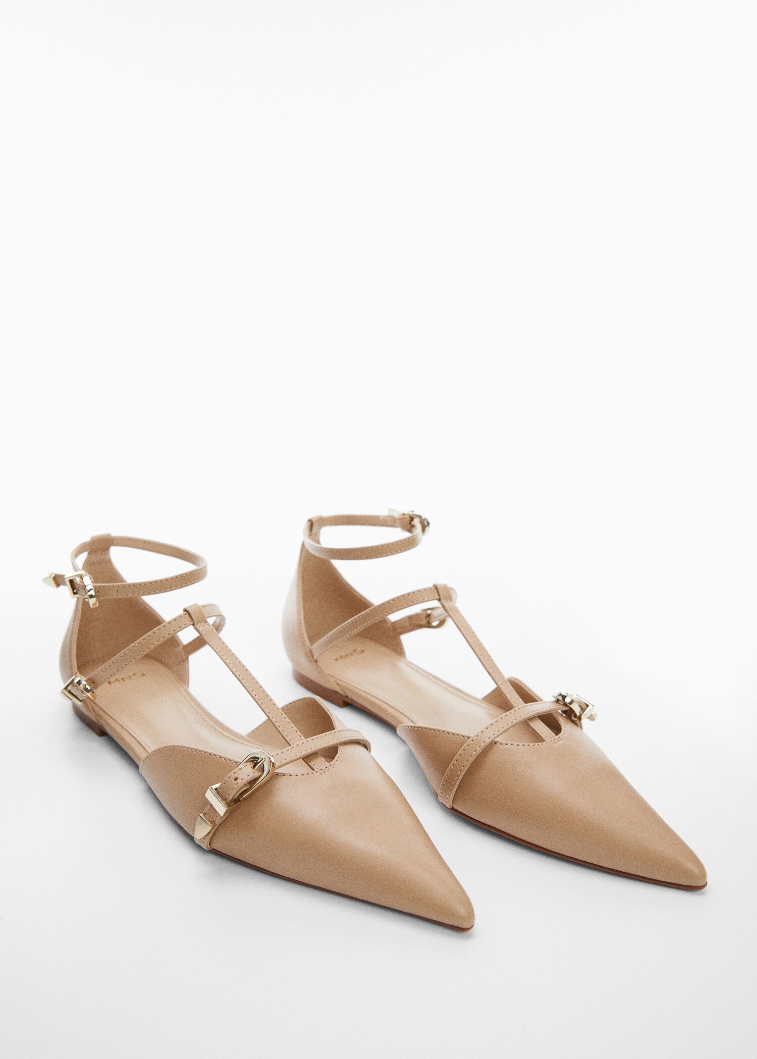 Shoes with decorative toe and buckle  - Medium plane