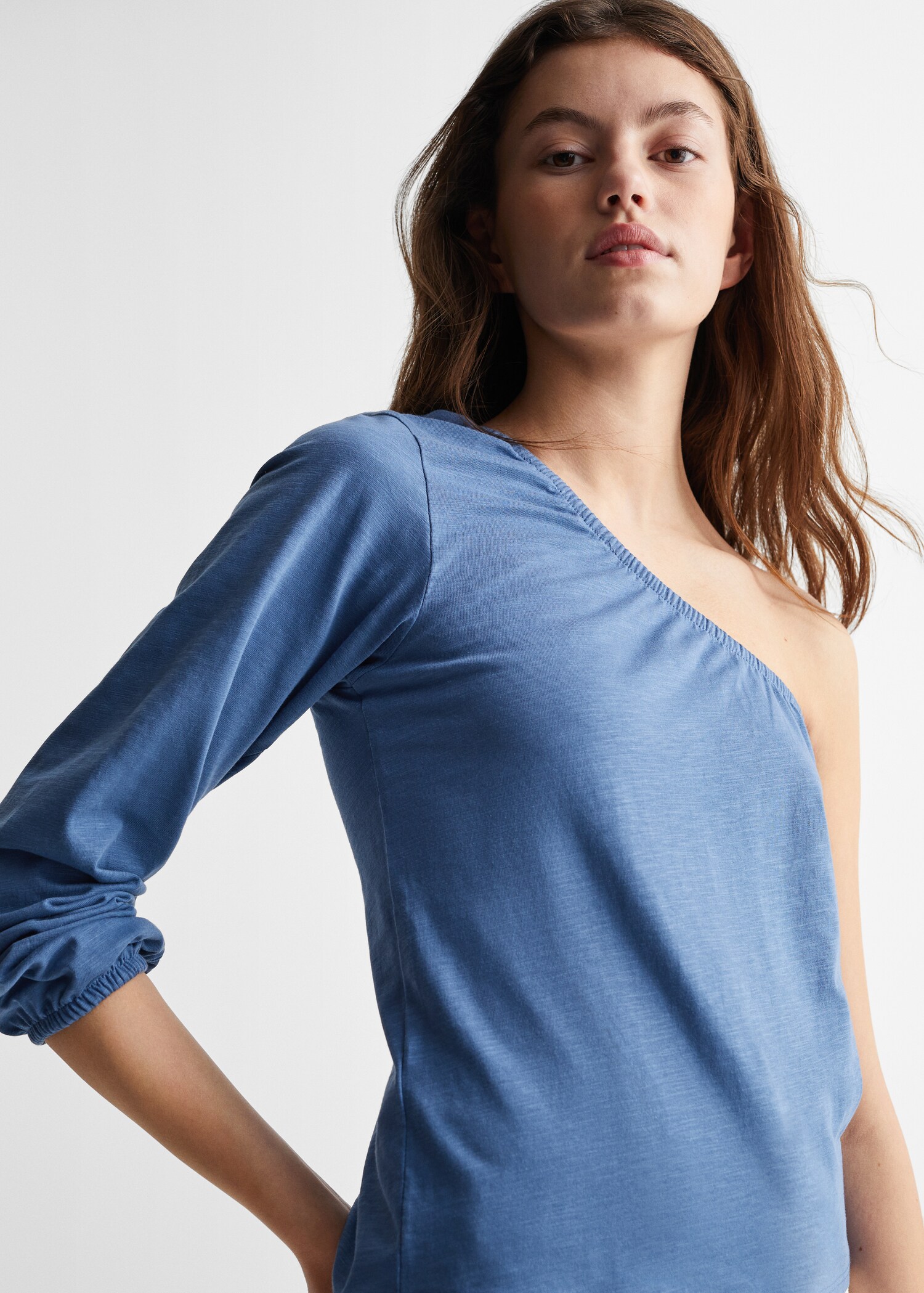 Asymmetric cotton T-shirt - Детальніше про товар 1