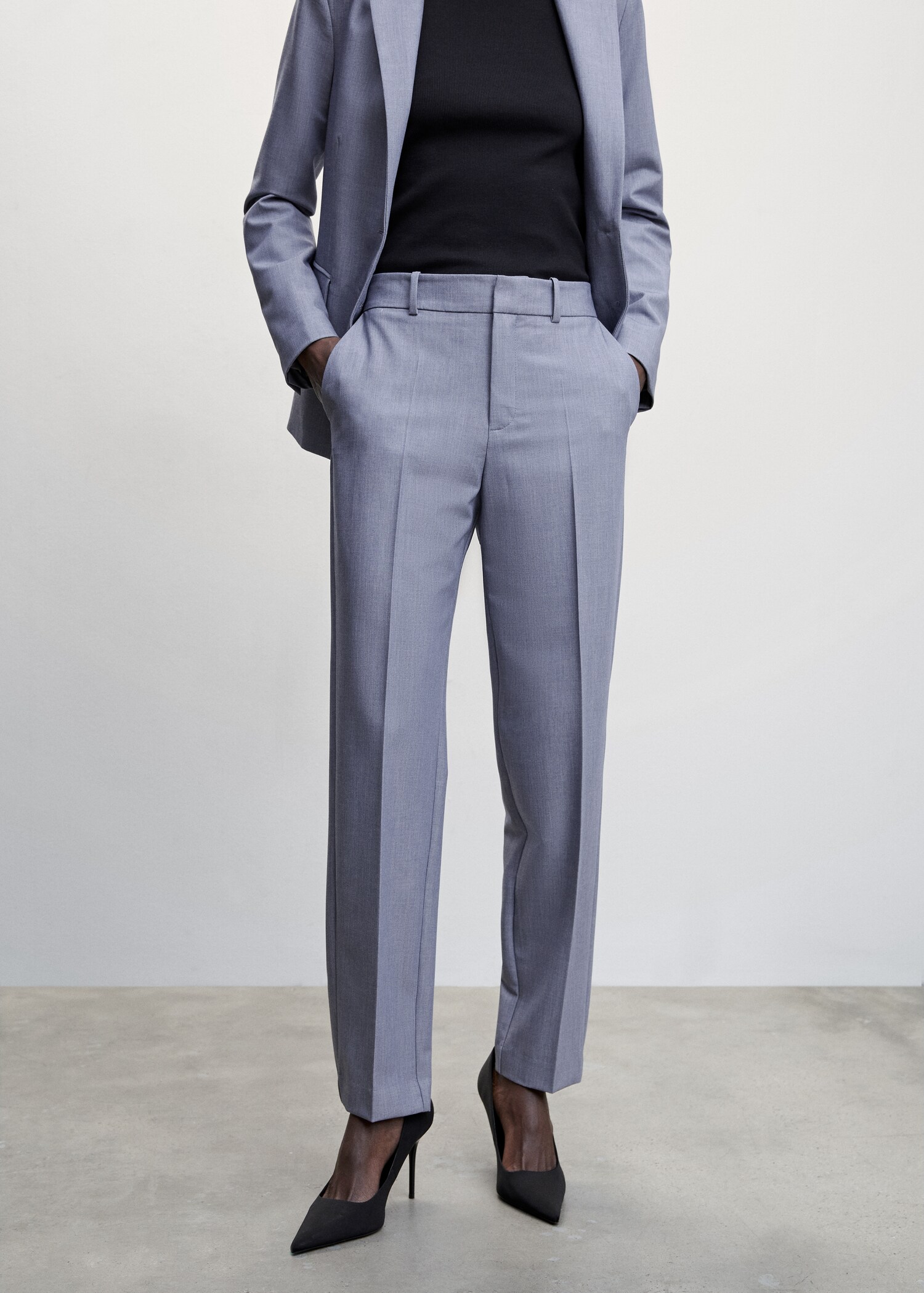 Pantalón recto traje - Plano medio
